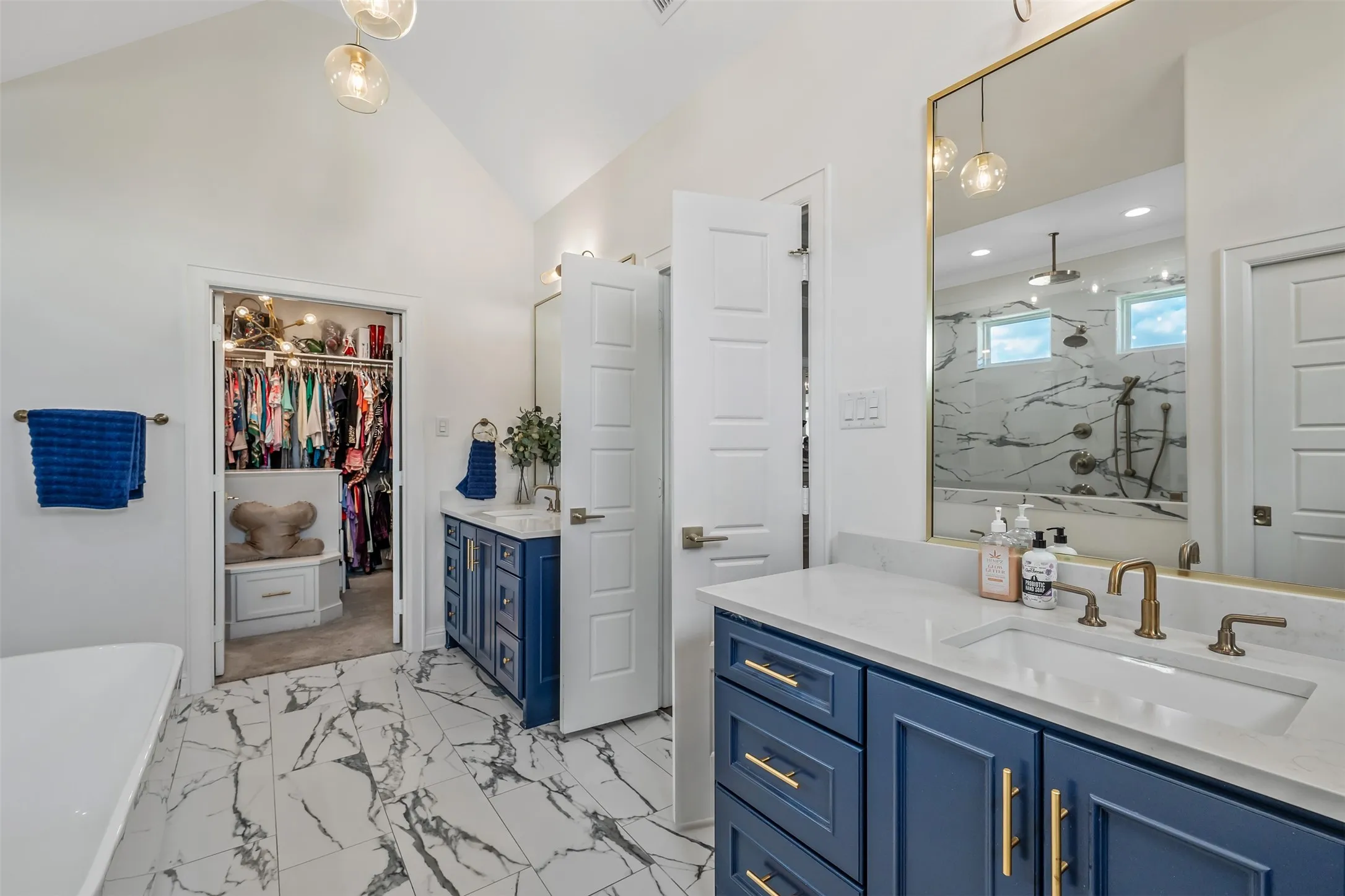 Single Family Residence For Sale in Smith County , 12213 Harlon Street, Flint, Texas 75762, 3 Bedroom, 3 Bathroom, 2 Garage spaces, 2,516 Sqft, built in 2022, Preowned, mls#21116795, Real Estate Agent in Flint, Homes For Sale in Smith county, Homes For Sale in Flint, Realtor in Flint Texas, Real Estate Brokerage Independent Realty Texas, Luminita Cordes Realtor