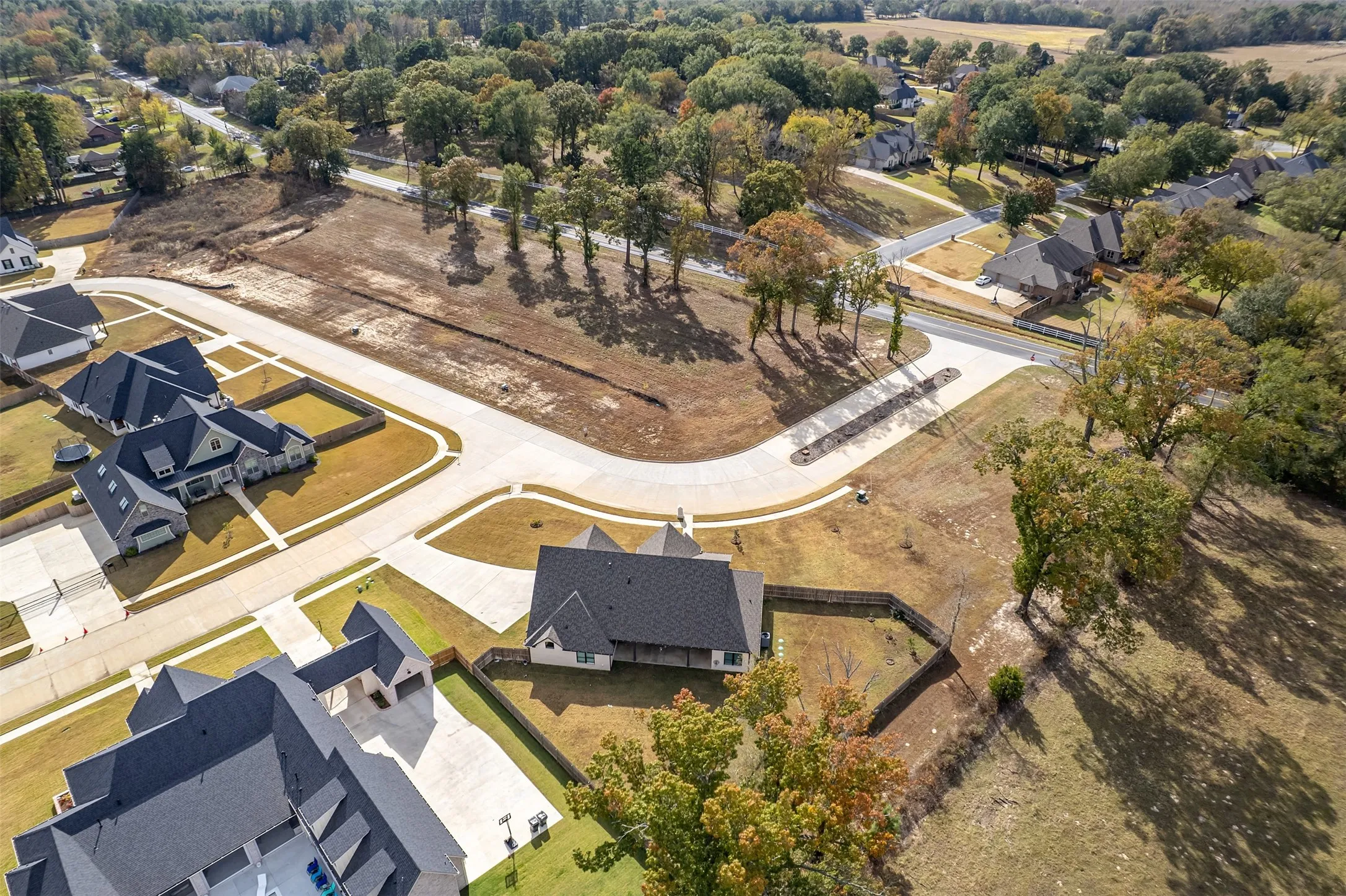 Single Family Residence For Sale in Smith County , 12213 Harlon Street, Flint, Texas 75762, 3 Bedroom, 3 Bathroom, 2 Garage spaces, 2,516 Sqft, built in 2022, Preowned, mls#21116795, Real Estate Agent in Flint, Homes For Sale in Smith county, Homes For Sale in Flint, Realtor in Flint Texas, Real Estate Brokerage Independent Realty Texas, Luminita Cordes Realtor