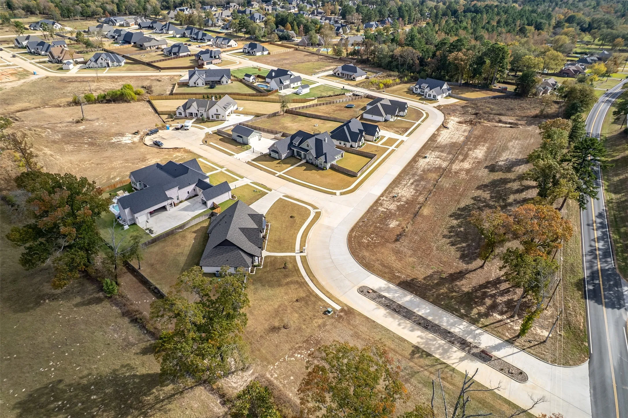 Single Family Residence For Sale in Smith County , 12213 Harlon Street, Flint, Texas 75762, 3 Bedroom, 3 Bathroom, 2 Garage spaces, 2,516 Sqft, built in 2022, Preowned, mls#21116795, Real Estate Agent in Flint, Homes For Sale in Smith county, Homes For Sale in Flint, Realtor in Flint Texas, Real Estate Brokerage Independent Realty Texas, Luminita Cordes Realtor