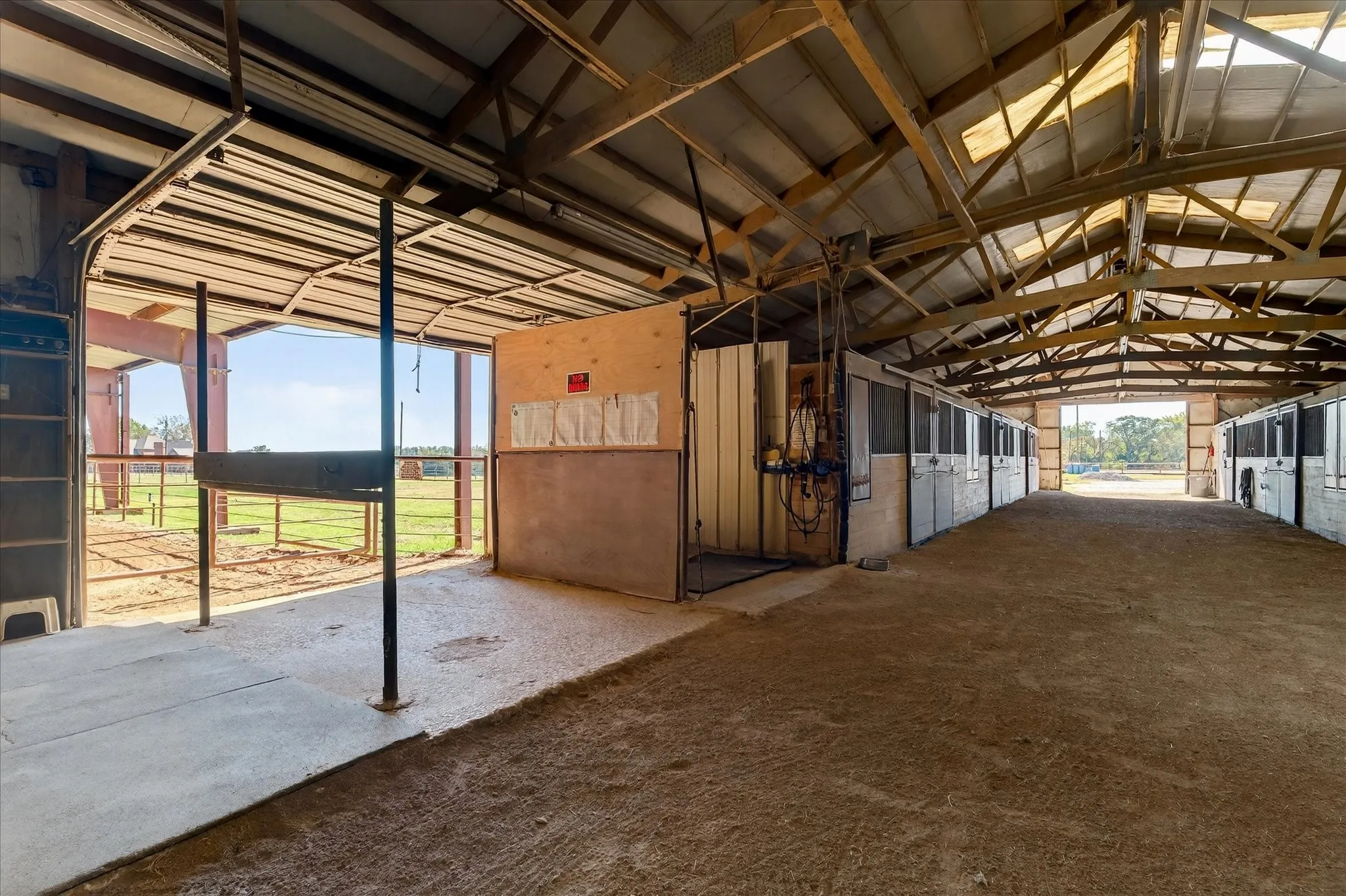 grooming bays with hot and cold water