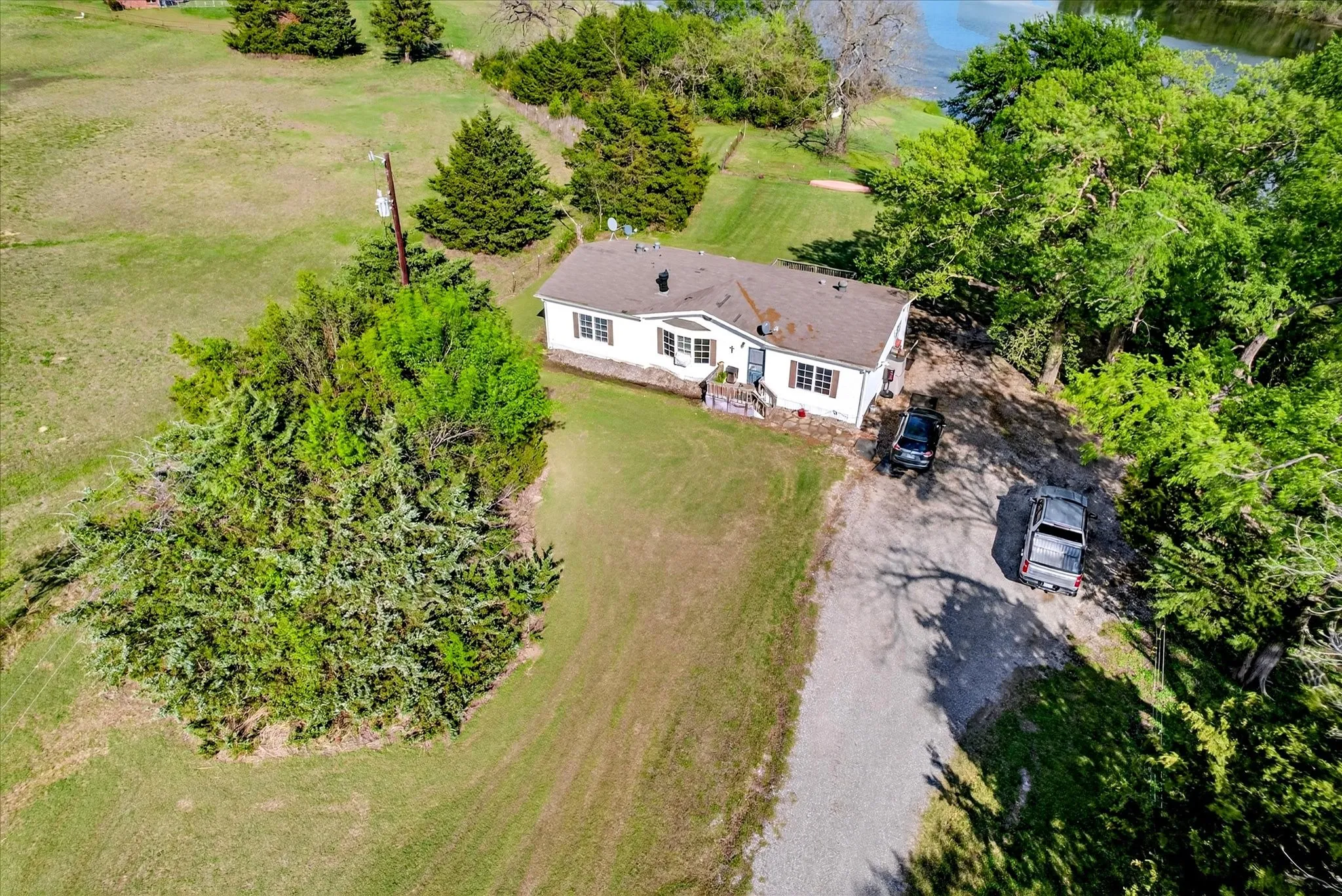 Manufacture home with lake view