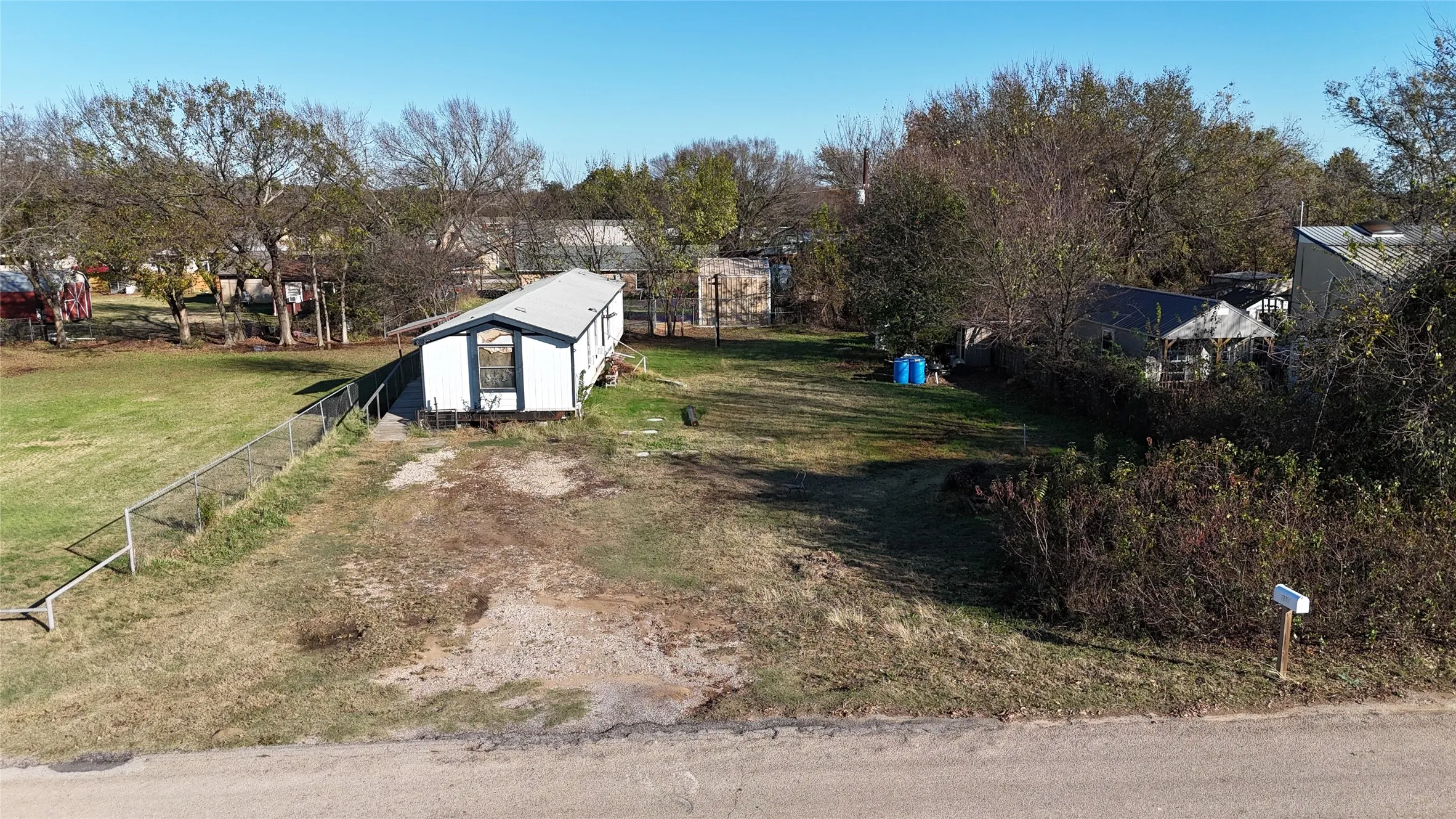 Mobile Home For Sale in Parker County , 214 Pearson Lane, Azle, Texas 76020, 0, 1 Bathroom, Garage spaces, 1 Sqft, built in 1983, Price $88,000, mls#21117599, Real Estate Agent in Azle, Homes For Sale in Parker county, Homes For Sale in Azle, Realtor in Azle Texas, Real Estate Brokerage Independent Realty Texas, Luminita Cordes Realtor