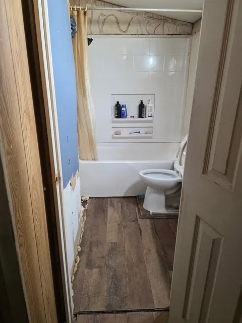 Mobile Home For Sale in Parker County , 214 Pearson Lane, Azle, Texas 76020, 0, 1 Bathroom, Garage spaces, 1 Sqft, built in 1983, Price $88,000, mls#21117599, Real Estate Agent in Azle, Homes For Sale in Parker county, Homes For Sale in Azle, Realtor in Azle Texas, Real Estate Brokerage Independent Realty Texas, Luminita Cordes Realtor