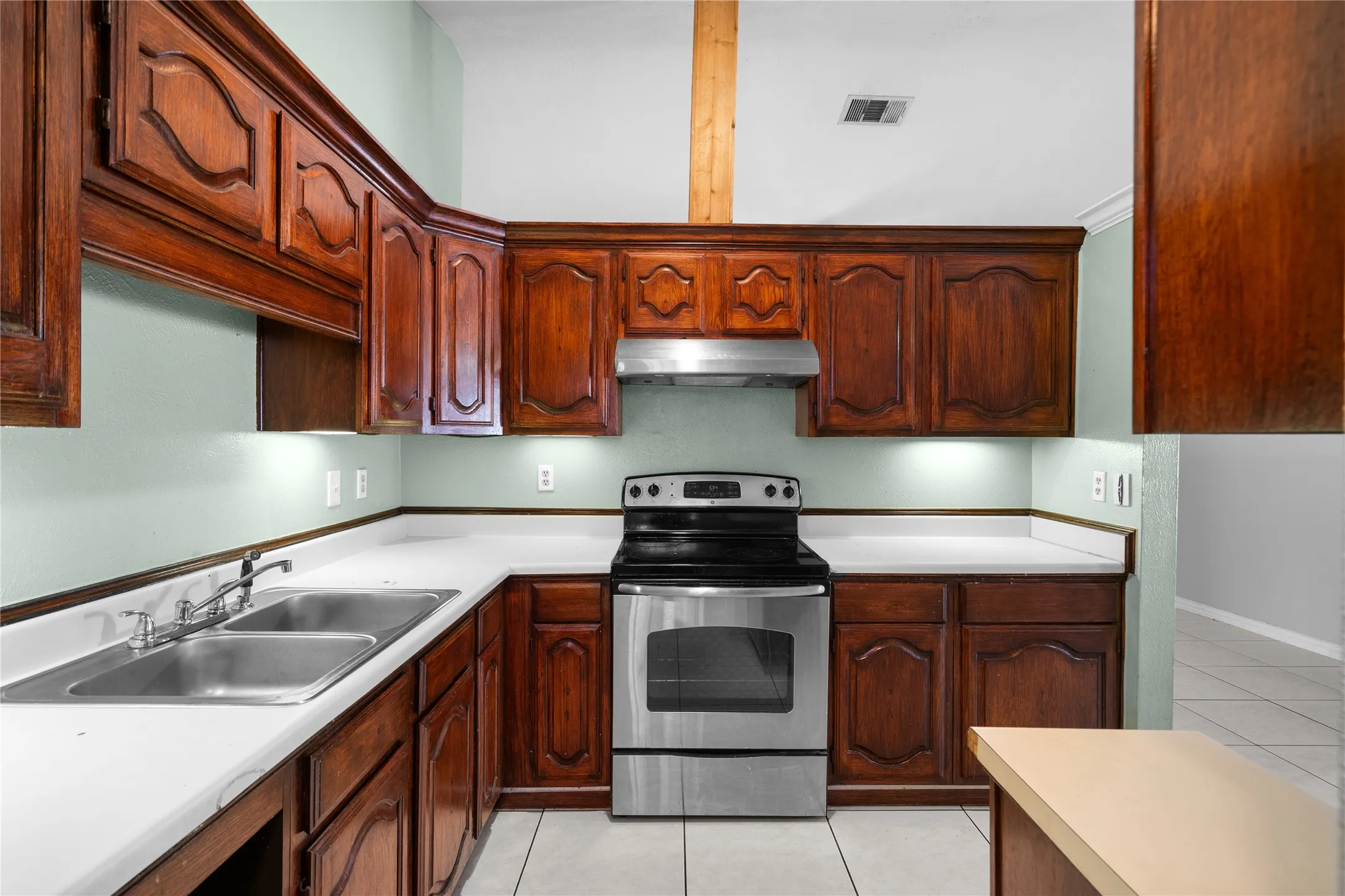 Single Family Residence For Sale in Dallas County , 9319 Rutherglen Drive, Dallas, Texas 75227, 3 Bedroom, 2 Bathroom, Garage spaces, 1,188 Sqft, built in 1985, mls#21117573, Real Estate Agent in Dallas, Homes For Sale in Dallas county, Homes For Sale in Dallas, Realtor in Dallas Texas, Real Estate Brokerage Independent Realty Texas, Luminita Cordes Realtor