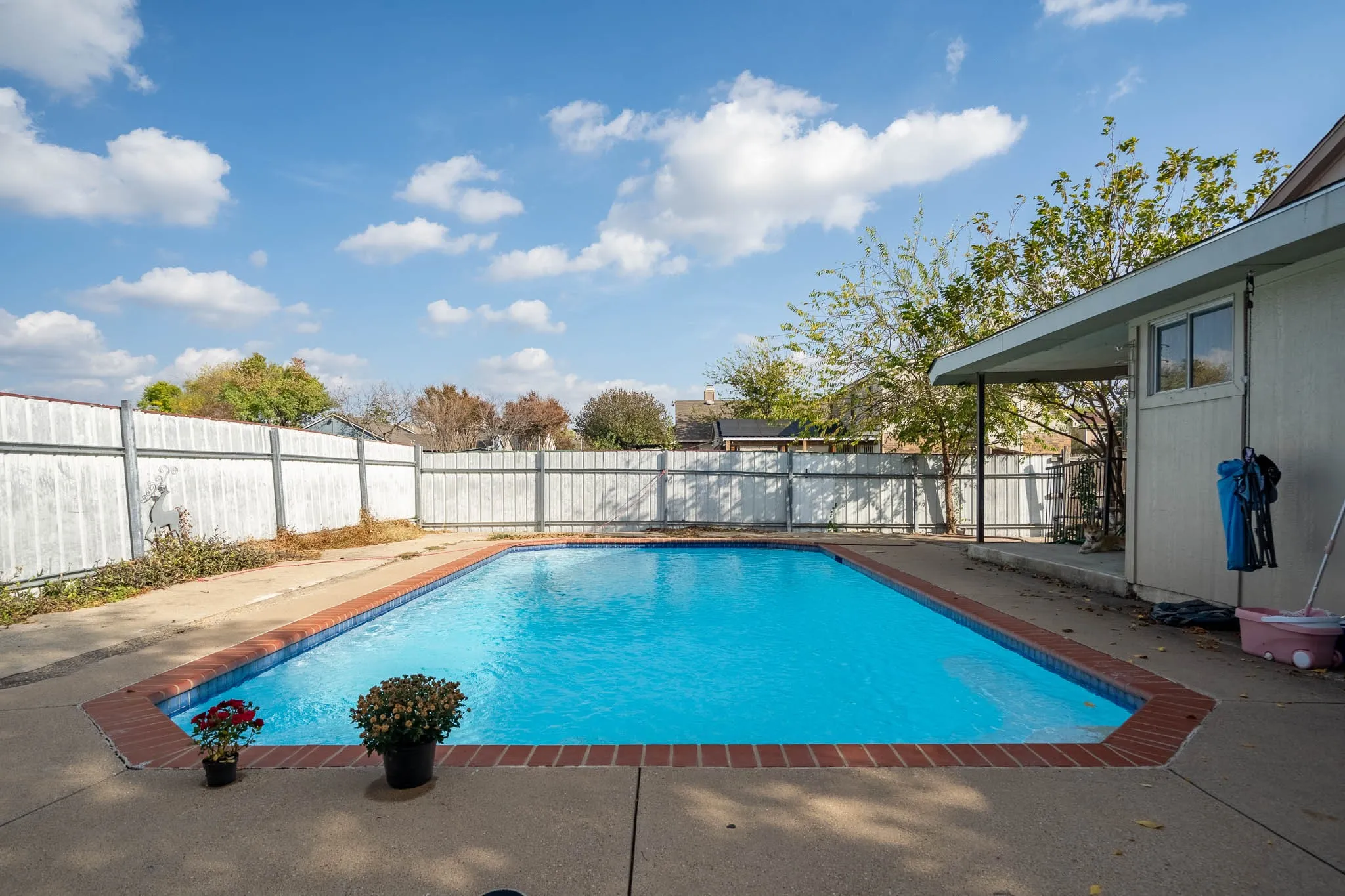 Single Family Residence For Sale in Dallas County , 9319 Rutherglen Drive, Dallas, Texas 75227, 3 Bedroom, 2 Bathroom, Garage spaces, 1,188 Sqft, built in 1985, mls#21117573, Real Estate Agent in Dallas, Homes For Sale in Dallas county, Homes For Sale in Dallas, Realtor in Dallas Texas, Real Estate Brokerage Independent Realty Texas, Luminita Cordes Realtor