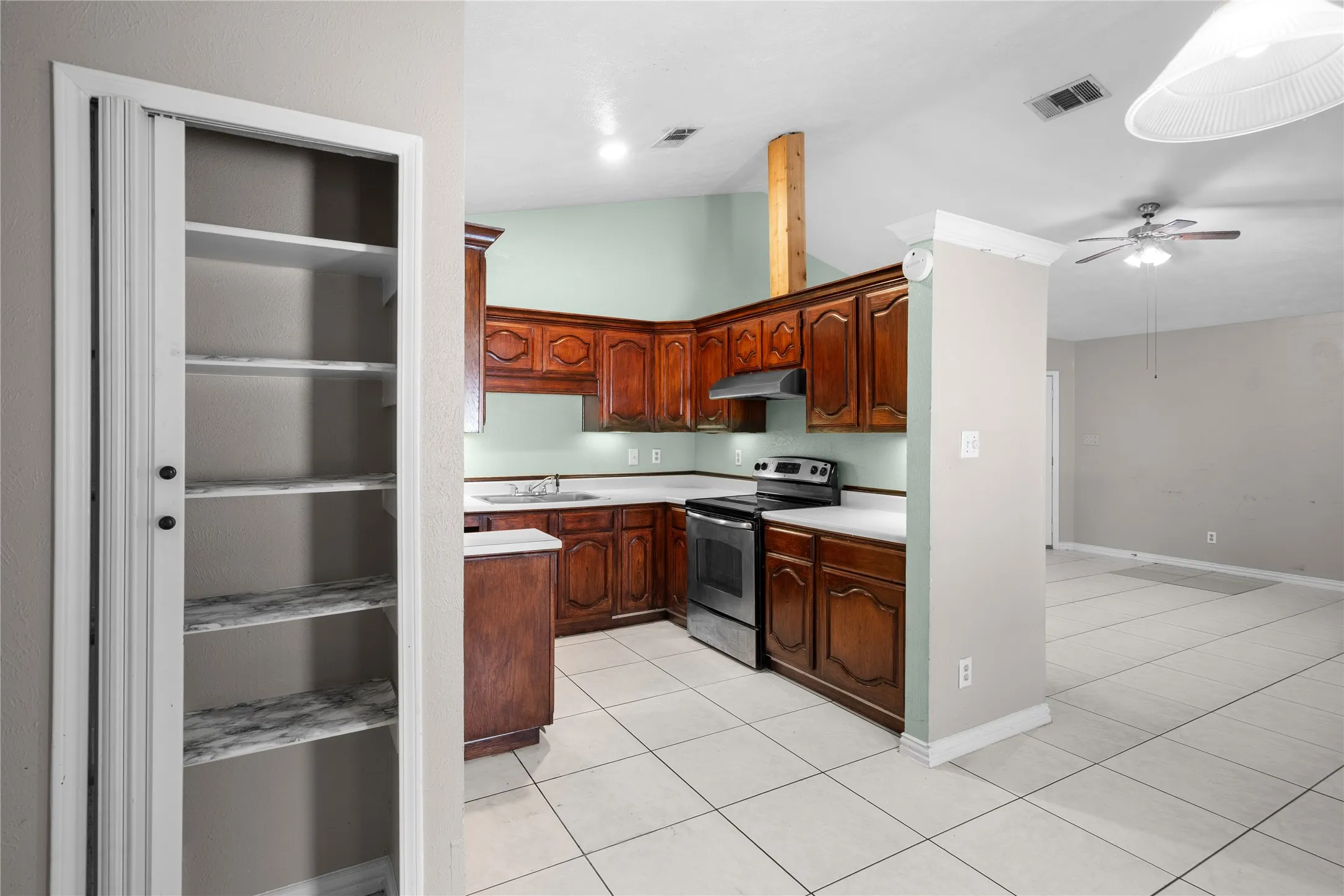 Single Family Residence For Sale in Dallas County , 9319 Rutherglen Drive, Dallas, Texas 75227, 3 Bedroom, 2 Bathroom, Garage spaces, 1,188 Sqft, built in 1985, mls#21117573, Real Estate Agent in Dallas, Homes For Sale in Dallas county, Homes For Sale in Dallas, Realtor in Dallas Texas, Real Estate Brokerage Independent Realty Texas, Luminita Cordes Realtor
