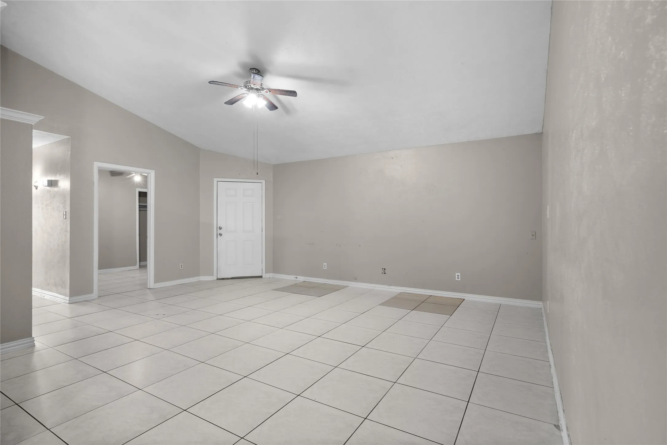 Single Family Residence For Sale in Dallas County , 9319 Rutherglen Drive, Dallas, Texas 75227, 3 Bedroom, 2 Bathroom, Garage spaces, 1,188 Sqft, built in 1985, mls#21117573, Real Estate Agent in Dallas, Homes For Sale in Dallas county, Homes For Sale in Dallas, Realtor in Dallas Texas, Real Estate Brokerage Independent Realty Texas, Luminita Cordes Realtor