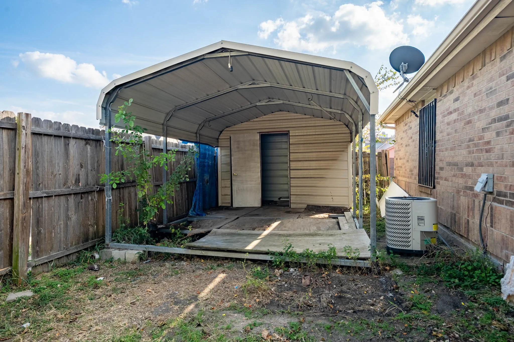 Single Family Residence For Sale in Dallas County , 9319 Rutherglen Drive, Dallas, Texas 75227, 3 Bedroom, 2 Bathroom, Garage spaces, 1,188 Sqft, built in 1985, mls#21117573, Real Estate Agent in Dallas, Homes For Sale in Dallas county, Homes For Sale in Dallas, Realtor in Dallas Texas, Real Estate Brokerage Independent Realty Texas, Luminita Cordes Realtor