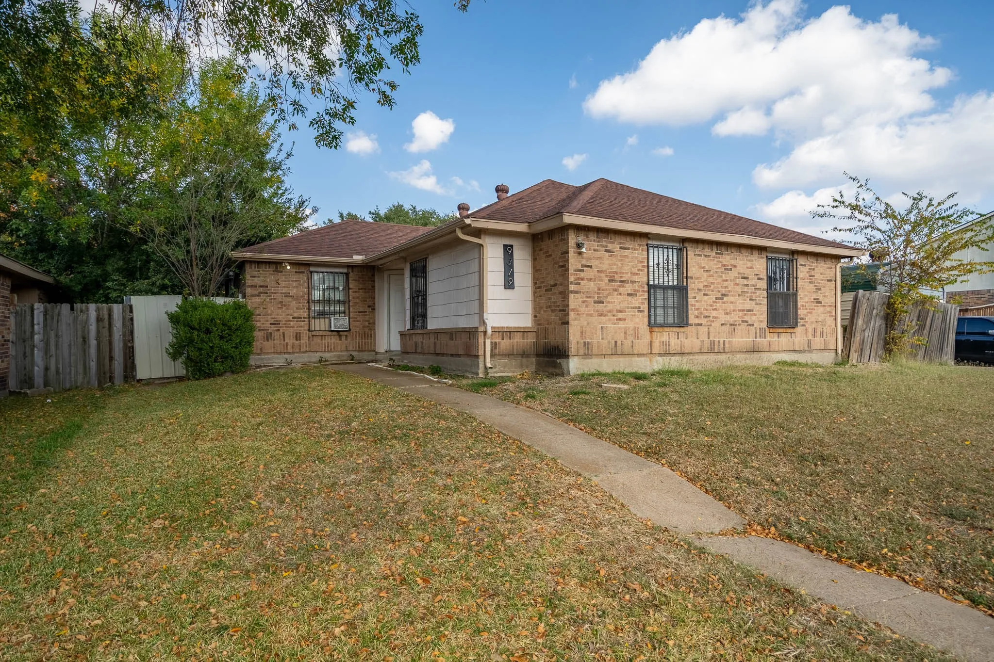 Single Family Residence For Sale in Dallas County , 9319 Rutherglen Drive, Dallas, Texas 75227, 3 Bedroom, 2 Bathroom, Garage spaces, 1,188 Sqft, built in 1985, mls#21117573, Real Estate Agent in Dallas, Homes For Sale in Dallas county, Homes For Sale in Dallas, Realtor in Dallas Texas, Real Estate Brokerage Independent Realty Texas, Luminita Cordes Realtor