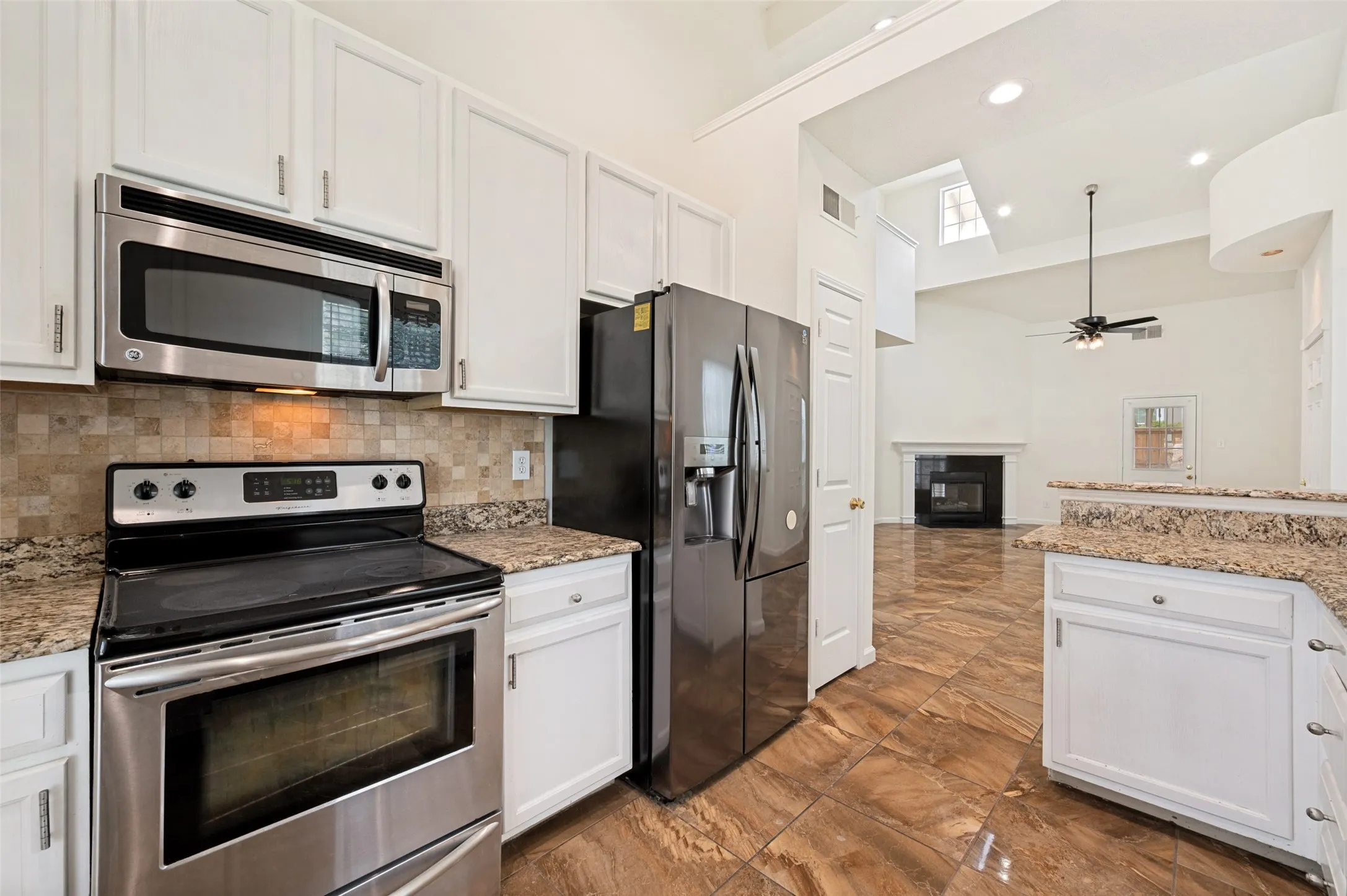 Townhouse For Sale in Collin County , 8400 Hickory Street 4302, Frisco, Texas 75034, 3 Bedroom, 3 Bathroom, 2 Garage spaces, 1,466 Sqft, built in 1994, Preowned, mls#21115561, Real Estate Agent in Frisco, Homes For Sale in Collin county, Homes For Sale in Frisco, Realtor in Frisco Texas, Real Estate Brokerage Independent Realty Texas, Luminita Cordes Realtor