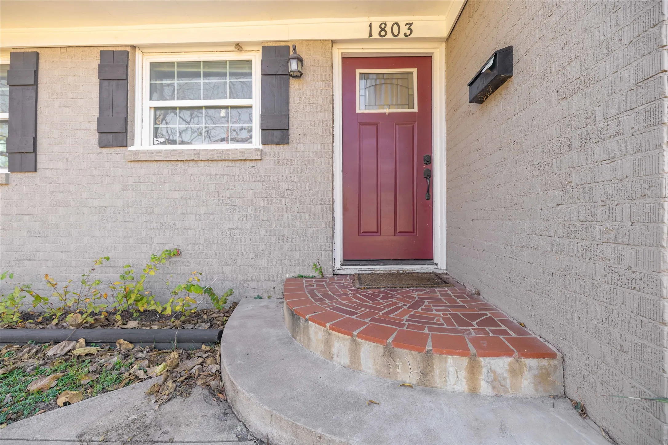 Single Family Residence For Sale in Brown County , 1803 4th St, Brownwood, Texas 76801, 3 Bedroom, 2 Bathroom, Garage spaces, 1,522 Sqft, built in 1950, mls#21118104, Real Estate Agent in Brownwood, Homes For Sale in Brown county, Homes For Sale in Brownwood, Realtor in Brownwood Texas, Real Estate Brokerage Independent Realty Texas, Luminita Cordes Realtor