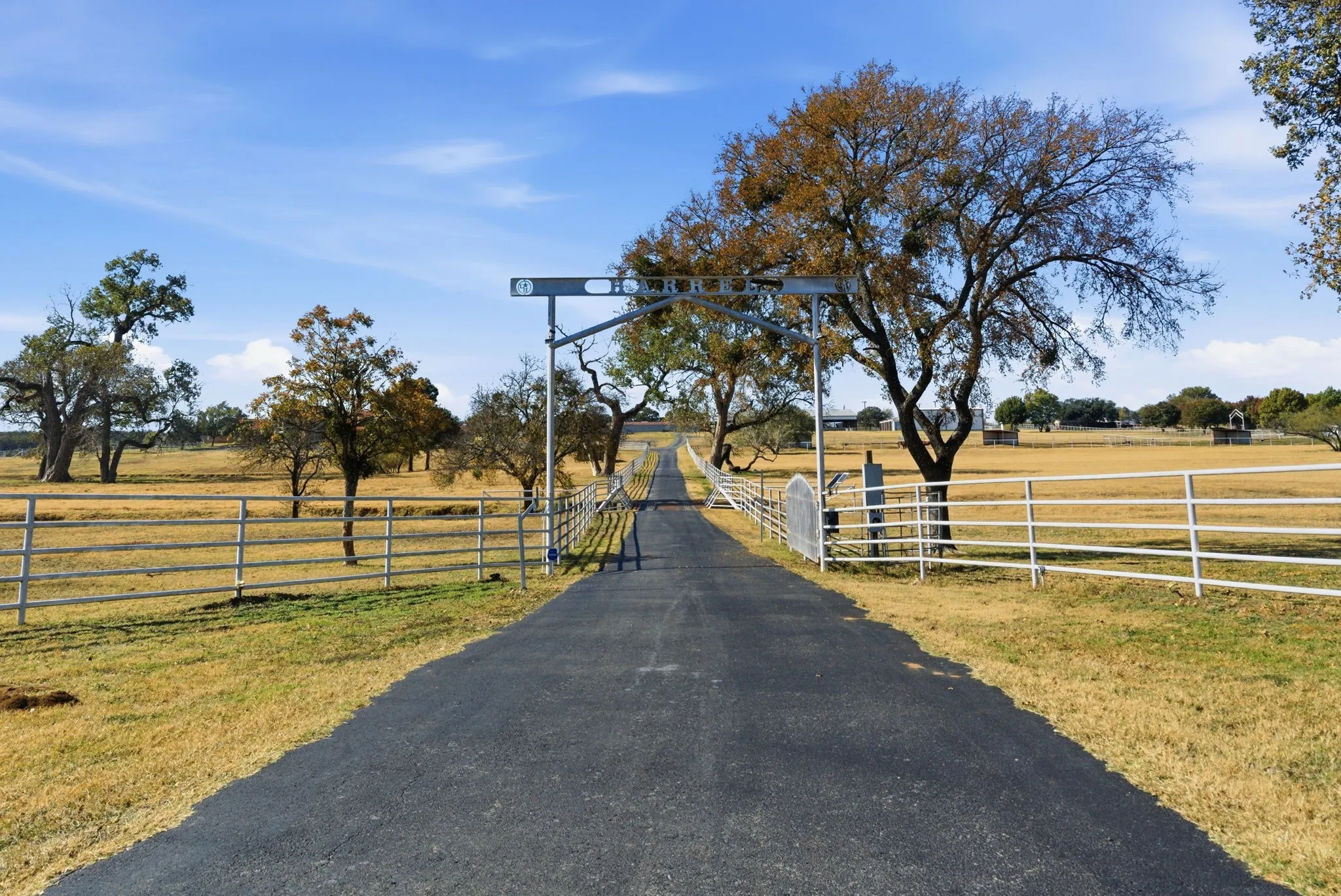 Farm For Sale in Parker County , 2691 N Fm Road 51, Springtown, Texas 76082, 6 Bedroom, 5 Bathroom, 3 Garage spaces, 6,449 Sqft, built in 1998, Preowned, mls#21117542, Real Estate Agent in Springtown, Homes For Sale in Parker county, Homes For Sale in Springtown, Realtor in Springtown Texas, Real Estate Brokerage Independent Realty Texas, Luminita Cordes Realtor