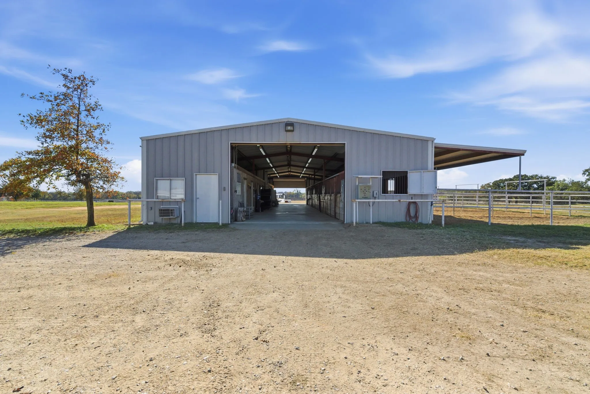 Farm For Sale in Parker County , 2691 N Fm Road 51, Springtown, Texas 76082, 6 Bedroom, 5 Bathroom, 3 Garage spaces, 6,449 Sqft, built in 1998, Preowned, mls#21117542, Real Estate Agent in Springtown, Homes For Sale in Parker county, Homes For Sale in Springtown, Realtor in Springtown Texas, Real Estate Brokerage Independent Realty Texas, Luminita Cordes Realtor