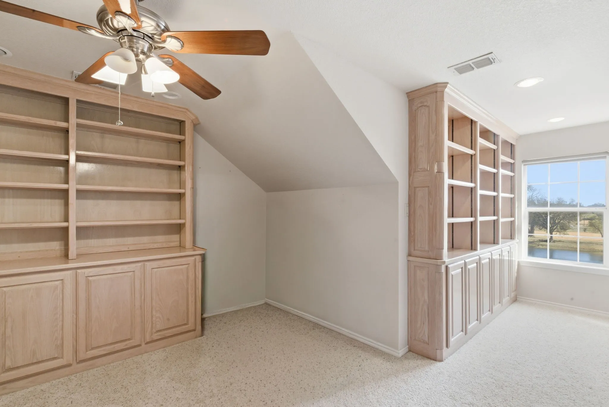Farm For Sale in Parker County , 2691 N Fm Road 51, Springtown, Texas 76082, 6 Bedroom, 5 Bathroom, 3 Garage spaces, 6,449 Sqft, built in 1998, Preowned, mls#21117542, Real Estate Agent in Springtown, Homes For Sale in Parker county, Homes For Sale in Springtown, Realtor in Springtown Texas, Real Estate Brokerage Independent Realty Texas, Luminita Cordes Realtor