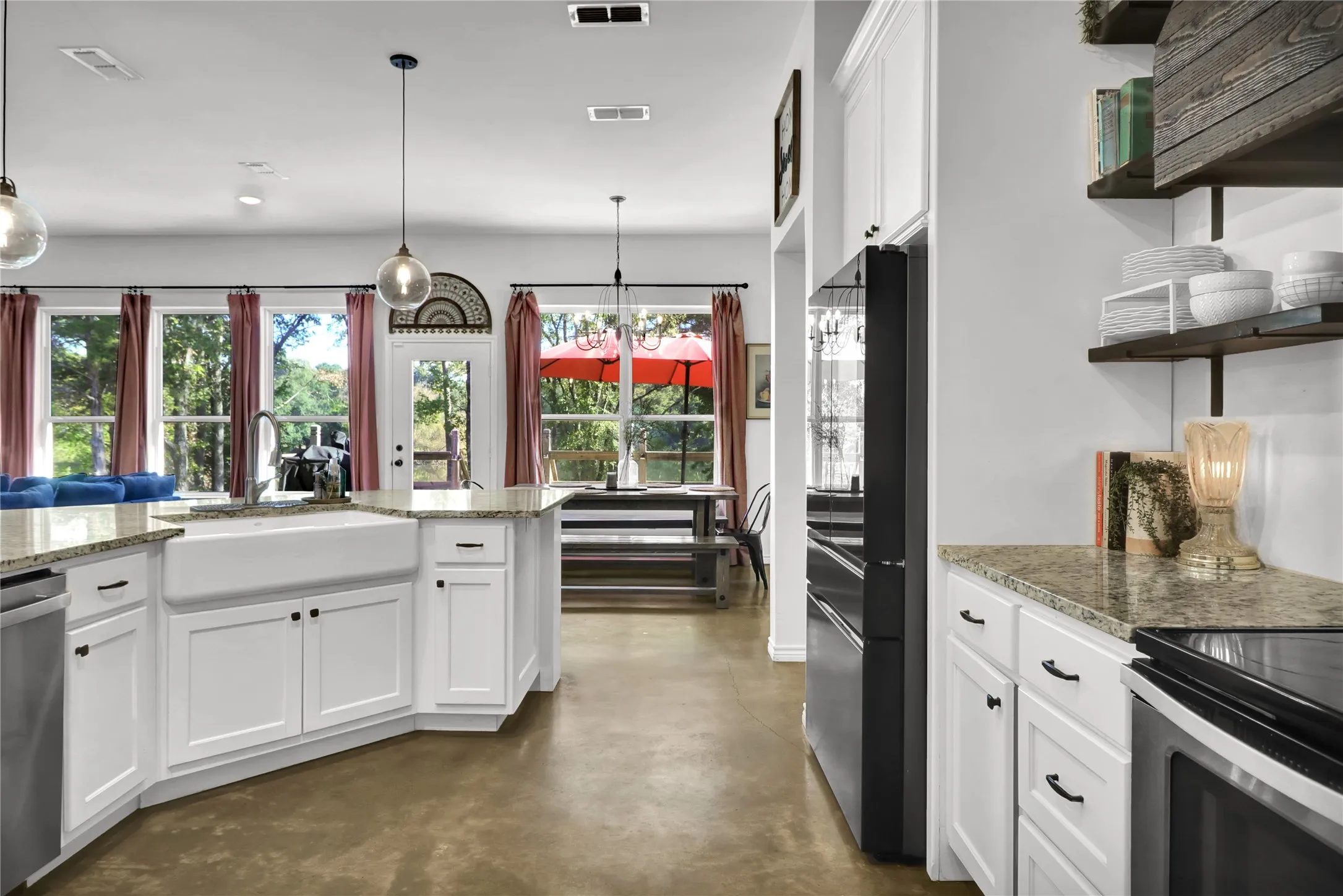 Single Family Residence For Sale in Smith County , 20491 State Highway 110, Troup, Texas 75789, 4 Bedroom, 3 Bathroom, Garage spaces, 2,237 Sqft, built in 2018, Price $379,900, mls#21118446, Real Estate Agent in Troup, Homes For Sale in Smith county, Homes For Sale in Troup, Realtor in Troup Texas, Real Estate Brokerage Independent Realty Texas, Luminita Cordes Realtor