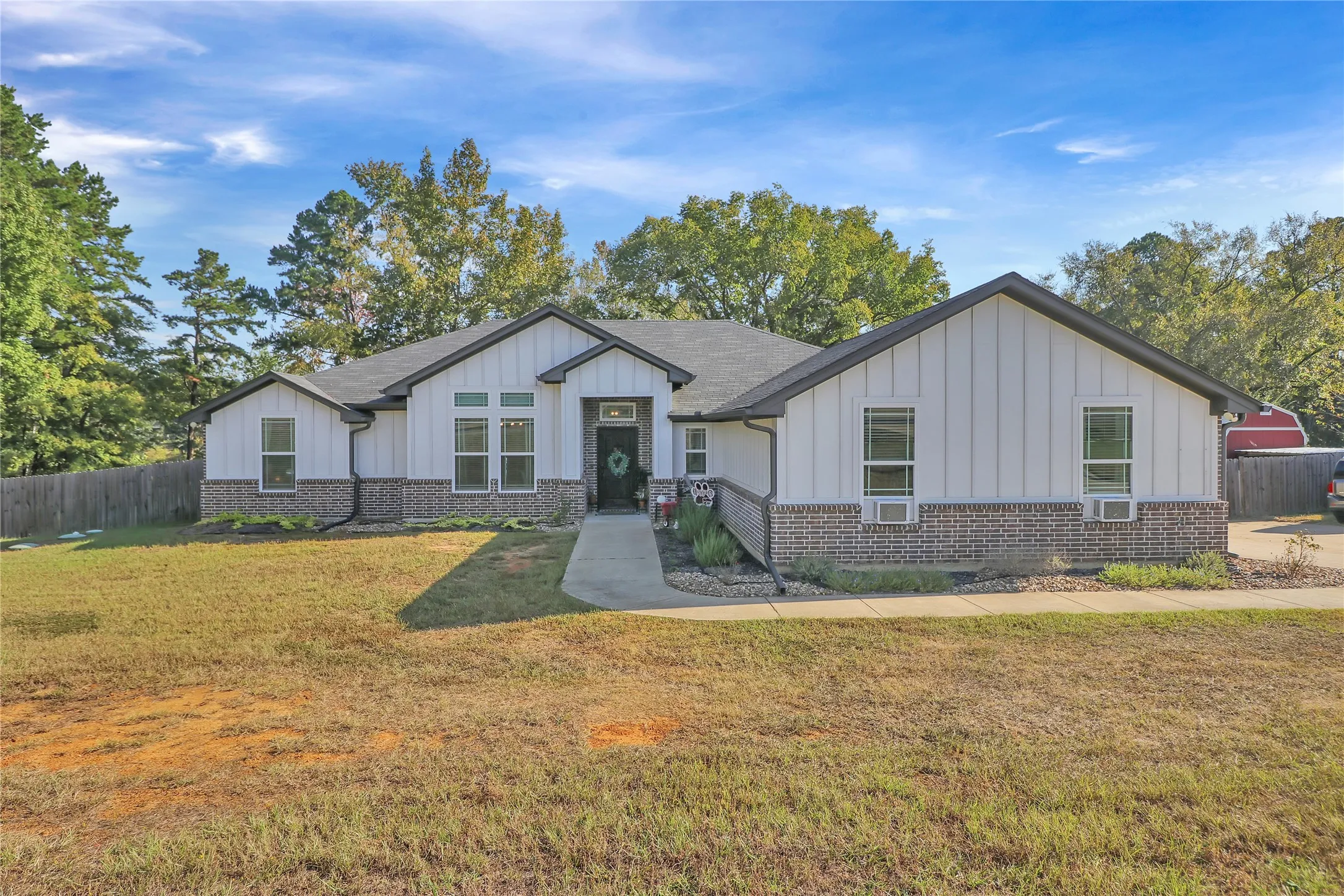 Single Family Residence For Sale in Smith County , 20491 State Highway 110, Troup, Texas 75789, 4 Bedroom, 3 Bathroom, Garage spaces, 2,237 Sqft, built in 2018, Price $379,900, mls#21118446, Real Estate Agent in Troup, Homes For Sale in Smith county, Homes For Sale in Troup, Realtor in Troup Texas, Real Estate Brokerage Independent Realty Texas, Luminita Cordes Realtor