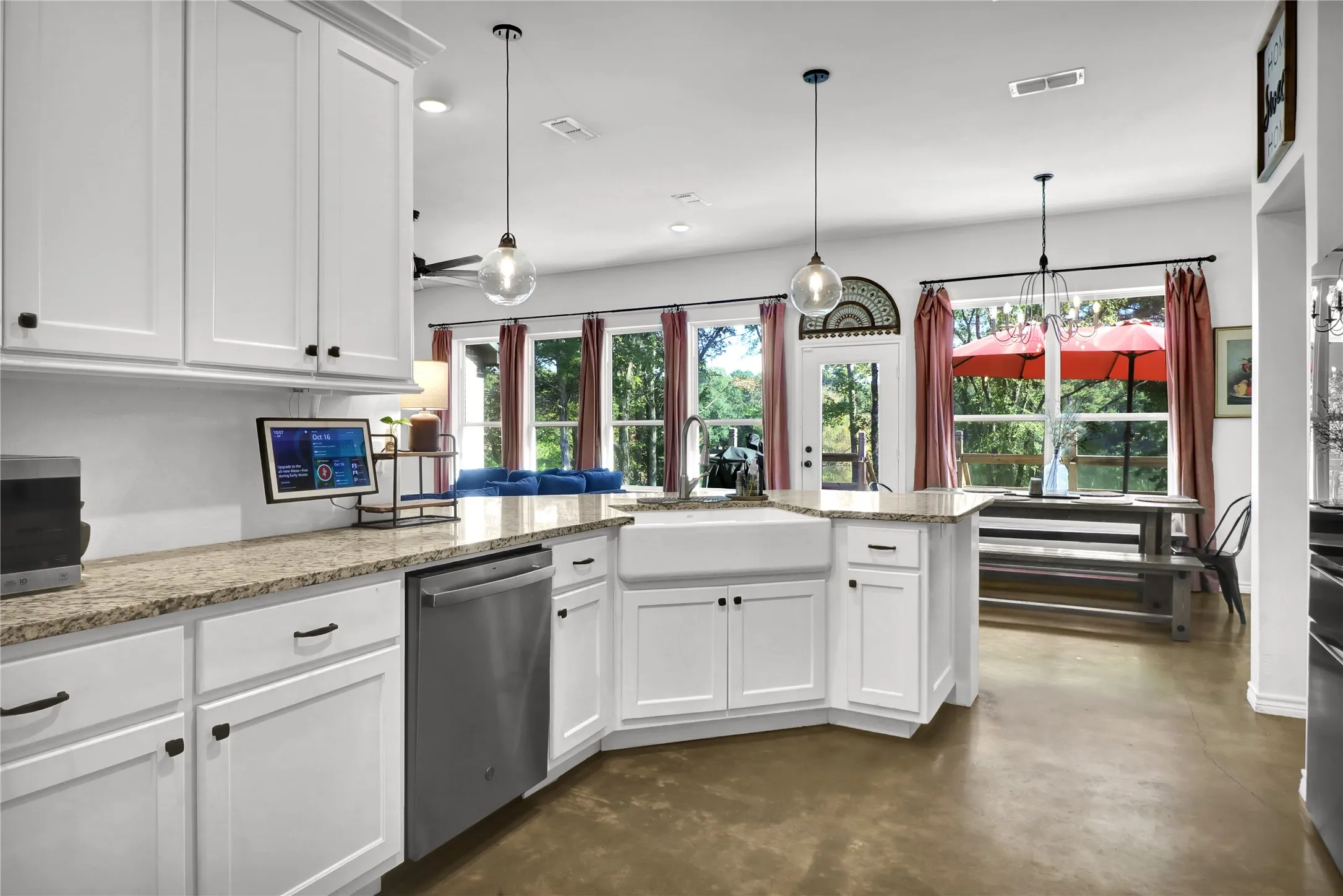 Single Family Residence For Sale in Smith County , 20491 State Highway 110, Troup, Texas 75789, 4 Bedroom, 3 Bathroom, Garage spaces, 2,237 Sqft, built in 2018, Price $379,900, mls#21118446, Real Estate Agent in Troup, Homes For Sale in Smith county, Homes For Sale in Troup, Realtor in Troup Texas, Real Estate Brokerage Independent Realty Texas, Luminita Cordes Realtor