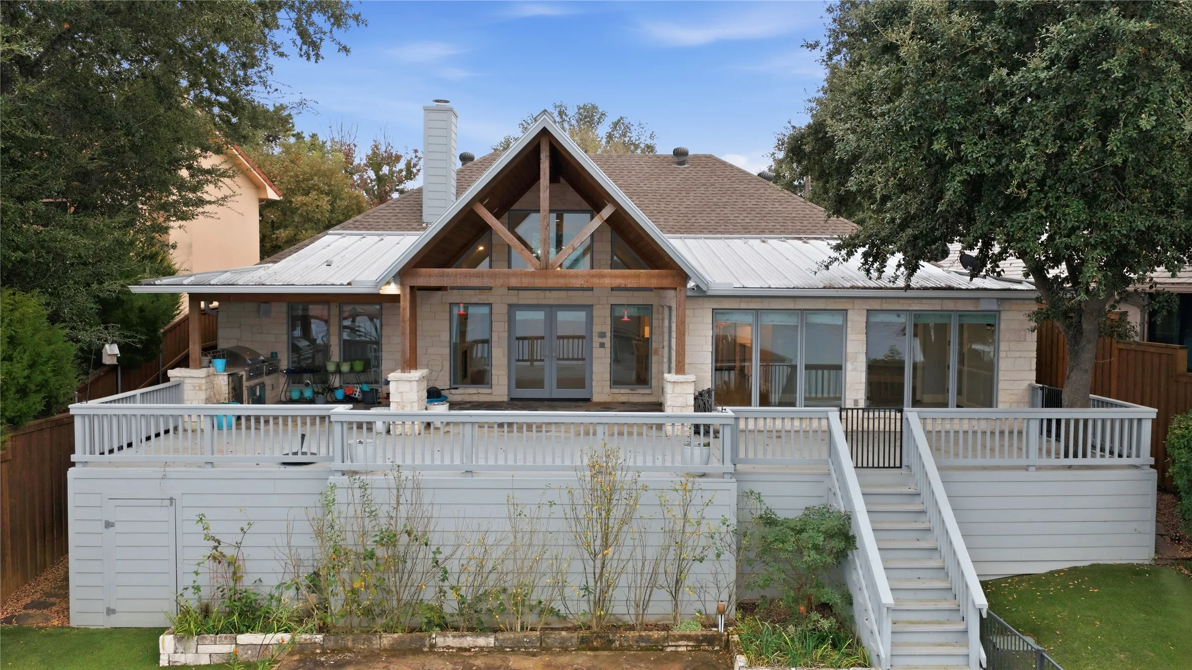 Single Family Residence For Sale in Henderson County , 107 Ellen Lane, Trinidad, Texas 75163, 3 Bedroom, 2 Bathroom, 2 Garage spaces, 2,020 Sqft, built in 1997, Preowned, mls#21118461, Real Estate Agent in Trinidad, Homes For Sale in Henderson county, Homes For Sale in Trinidad, Realtor in Trinidad Texas, Real Estate Brokerage Independent Realty Texas, Luminita Cordes Realtor