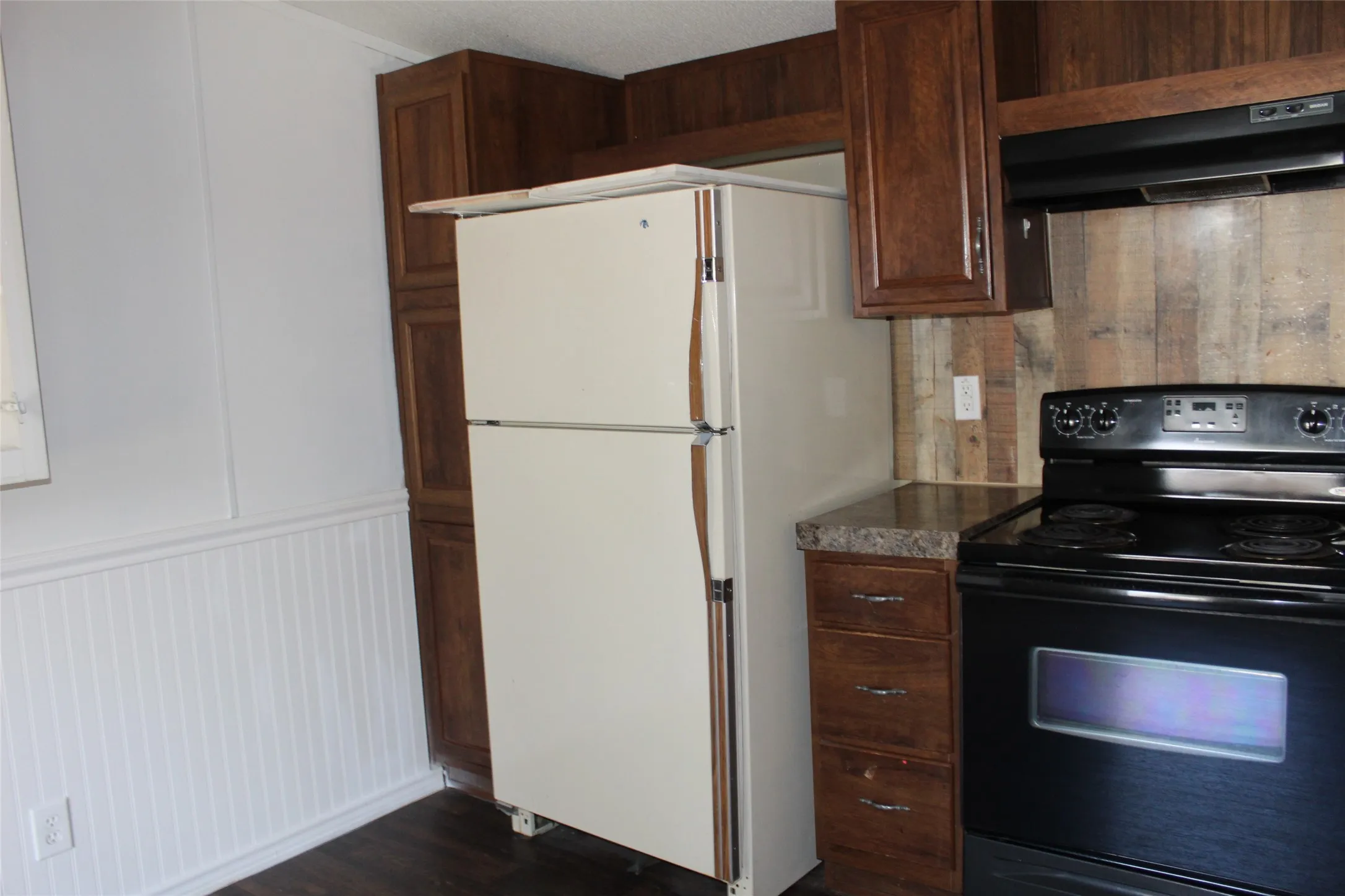 Mobile Home For Sale in Henderson County , 10594 County Road 2138, Kemp, Texas 75143, 3 Bedroom, 2 Bathroom, Garage spaces, 1,216 Sqft, built in 2019, Preowned, mls#21118475, Real Estate Agent in Kemp, Homes For Sale in Henderson county, Homes For Sale in Kemp, Realtor in Kemp Texas, Real Estate Brokerage Independent Realty Texas, Luminita Cordes Realtor