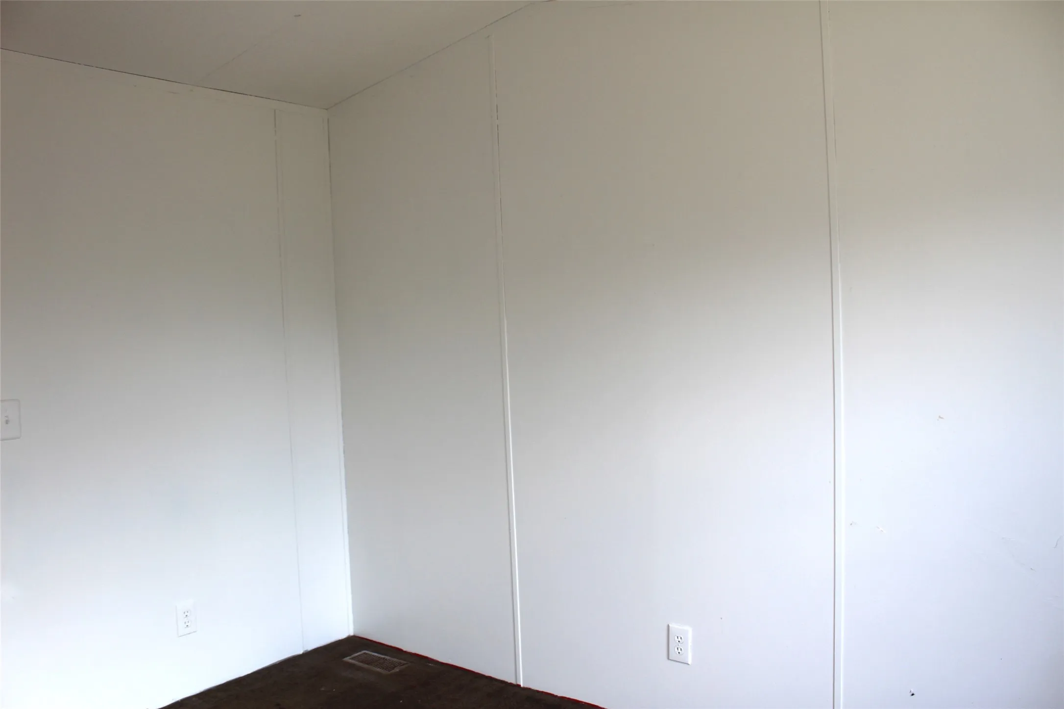 Mobile Home For Sale in Henderson County , 10594 County Road 2138, Kemp, Texas 75143, 3 Bedroom, 2 Bathroom, Garage spaces, 1,216 Sqft, built in 2019, Preowned, mls#21118475, Real Estate Agent in Kemp, Homes For Sale in Henderson county, Homes For Sale in Kemp, Realtor in Kemp Texas, Real Estate Brokerage Independent Realty Texas, Luminita Cordes Realtor