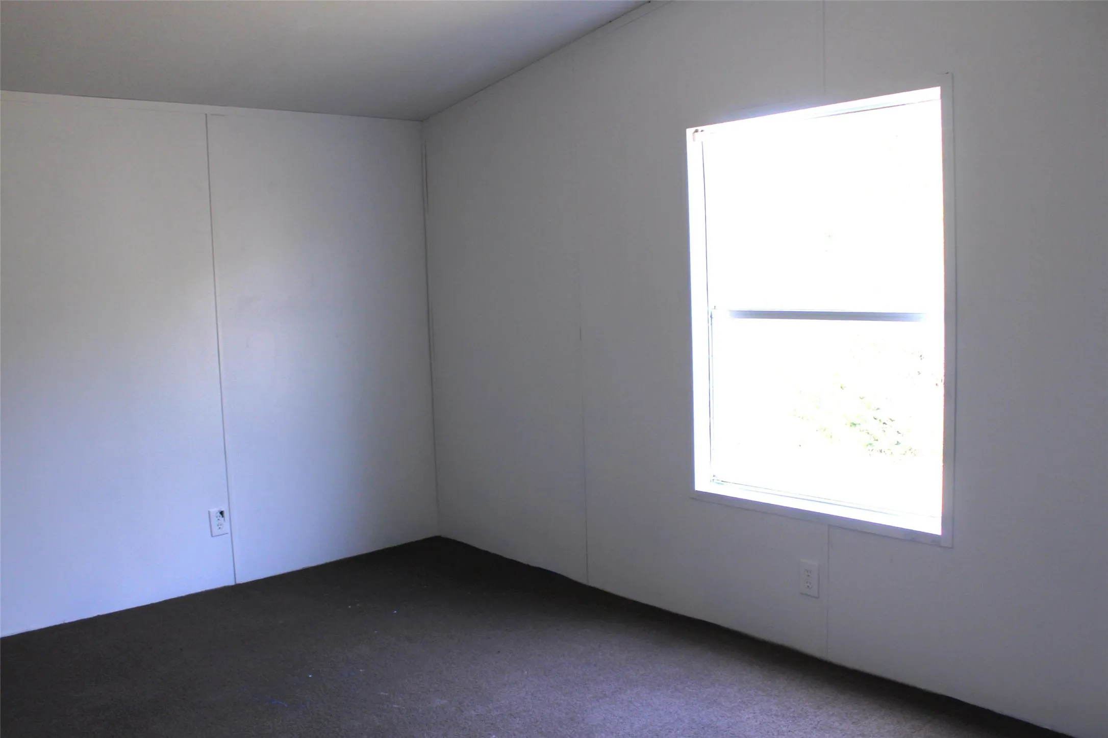 Mobile Home For Sale in Henderson County , 10594 County Road 2138, Kemp, Texas 75143, 3 Bedroom, 2 Bathroom, Garage spaces, 1,216 Sqft, built in 2019, Preowned, mls#21118475, Real Estate Agent in Kemp, Homes For Sale in Henderson county, Homes For Sale in Kemp, Realtor in Kemp Texas, Real Estate Brokerage Independent Realty Texas, Luminita Cordes Realtor