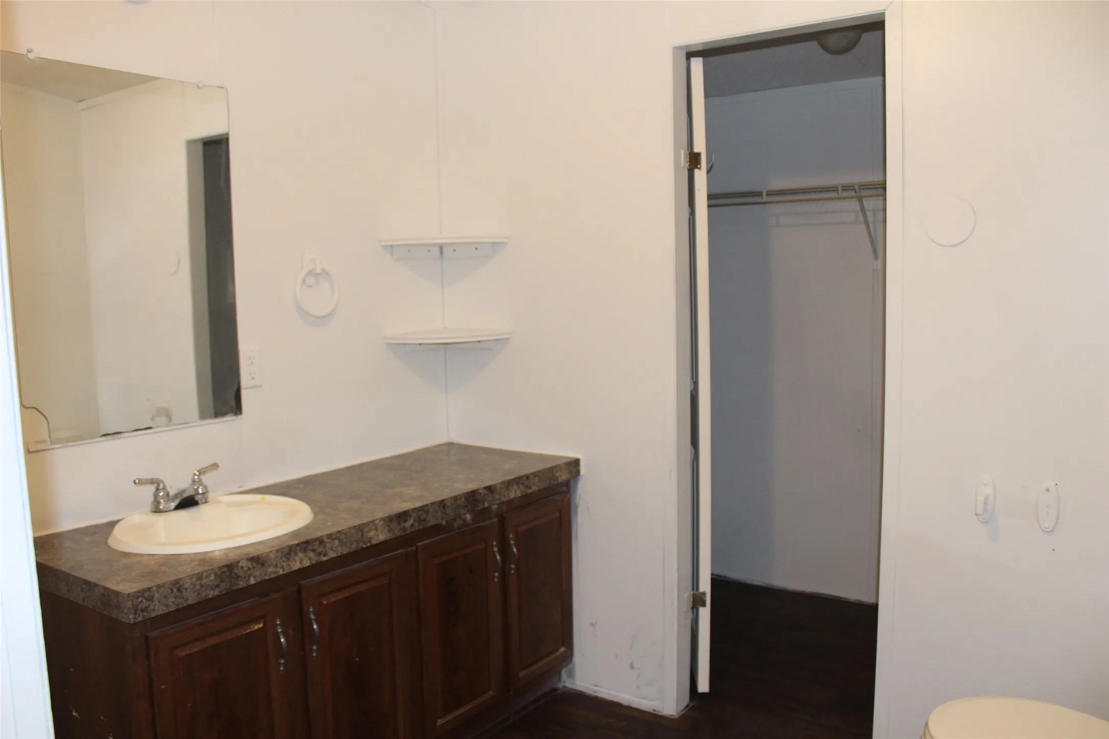 Mobile Home For Sale in Henderson County , 10594 County Road 2138, Kemp, Texas 75143, 3 Bedroom, 2 Bathroom, Garage spaces, 1,216 Sqft, built in 2019, Preowned, mls#21118475, Real Estate Agent in Kemp, Homes For Sale in Henderson county, Homes For Sale in Kemp, Realtor in Kemp Texas, Real Estate Brokerage Independent Realty Texas, Luminita Cordes Realtor