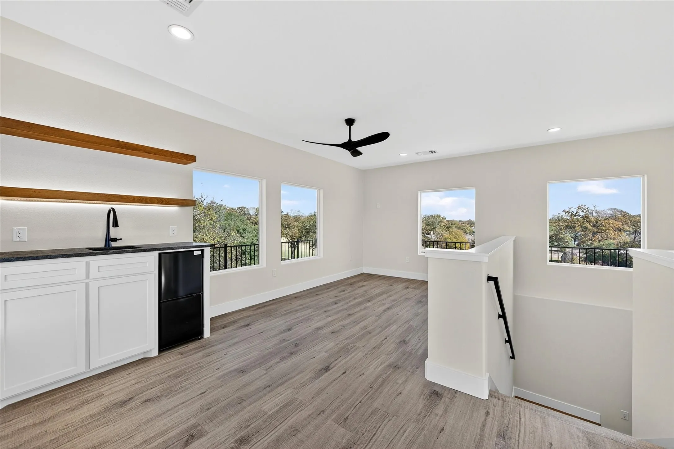 Single Family Residence For Sale in Cooke County , 102 Huron Trail, Lake Kiowa, Texas 76240, 6 Bedroom, 7 Bathroom, 3 Garage spaces, 4,380 Sqft, built in 2025, mls#21116449, Real Estate Agent in Lake Kiowa, Homes For Sale in Cooke county, Homes For Sale in Lake Kiowa, Realtor in Lake Kiowa Texas, Real Estate Brokerage Independent Realty Texas, Luminita Cordes Realtor