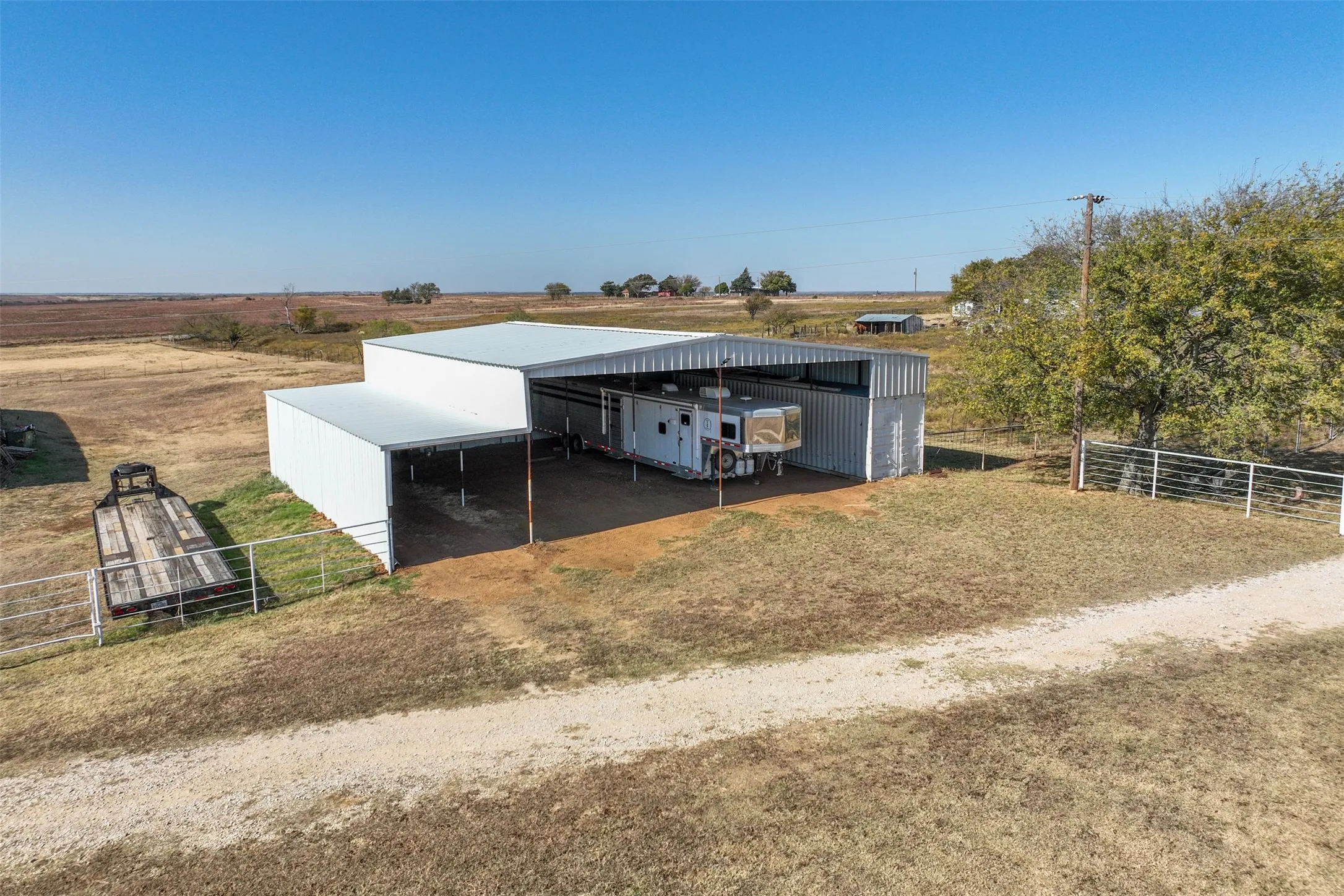 Farm For Sale in Clay County , 945 Quarter Horse Lane, Bellevue, Texas 76228, 4 Bedrooms, 3 Bathrooms, 1 Garage spaces, 2,900 Sqft, built in 1881, Preowned, Price $940,000, mls#21109804, Real Estate Agent in Bellevue, Homes For Sale in Clay county, Homes For Sale in Bellevue, Realtor in Bellevue Texas, Real Estate Brokerage Independent Realty Texas, Luminita Cordes Realtor