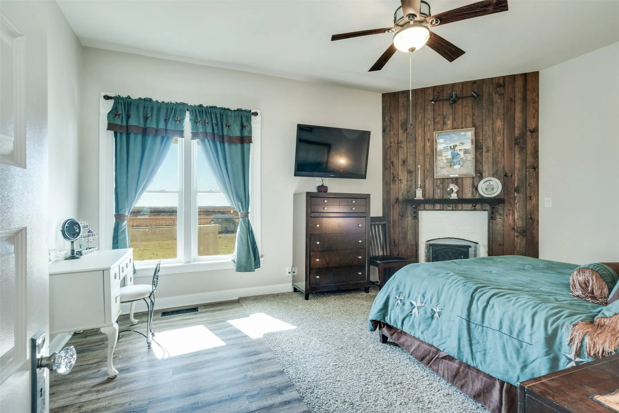 Farm For Sale in Clay County , 945 Quarter Horse Lane, Bellevue, Texas 76228, 4 Bedrooms, 3 Bathrooms, 1 Garage spaces, 2,900 Sqft, built in 1881, Preowned, Price $940,000, mls#21109804, Real Estate Agent in Bellevue, Homes For Sale in Clay county, Homes For Sale in Bellevue, Realtor in Bellevue Texas, Real Estate Brokerage Independent Realty Texas, Luminita Cordes Realtor