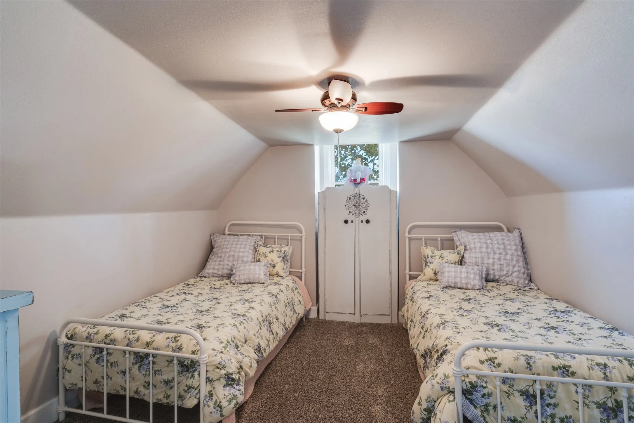 Farm For Sale in Clay County , 945 Quarter Horse Lane, Bellevue, Texas 76228, 4 Bedrooms, 3 Bathrooms, 1 Garage spaces, 2,900 Sqft, built in 1881, Preowned, Price $940,000, mls#21109804, Real Estate Agent in Bellevue, Homes For Sale in Clay county, Homes For Sale in Bellevue, Realtor in Bellevue Texas, Real Estate Brokerage Independent Realty Texas, Luminita Cordes Realtor