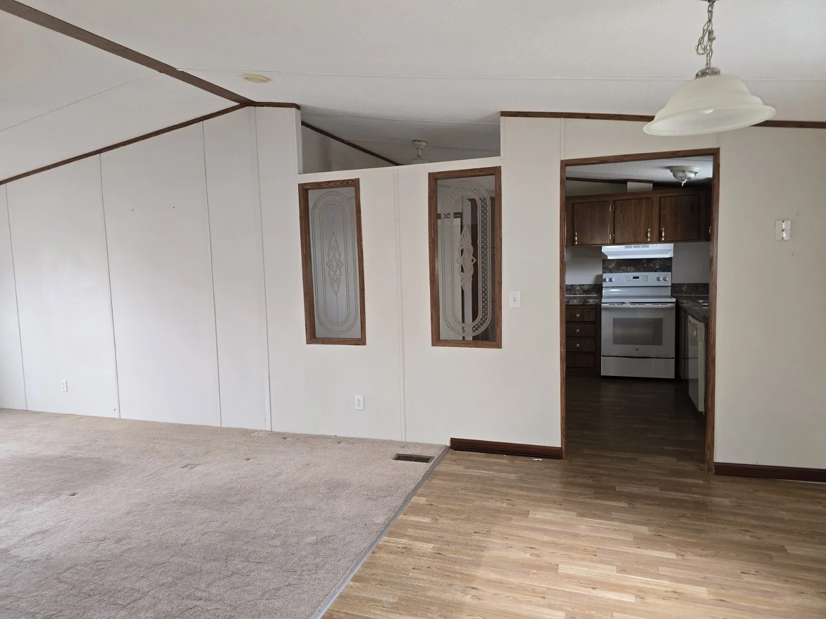 Manufactured Home For Sale in Henderson County , 119 Still Water Street, Gun Barrel City, Texas 75156, 3 Bedrooms, 2 Bathrooms, Garage spaces, 1,344 Sqft, built in 1993, Price $149,900, mls#21117864, Real Estate Agent in Gun Barrel City, Homes For Sale in Henderson county, Homes For Sale in Gun Barrel City, Realtor in Gun Barrel City Texas, Real Estate Brokerage Independent Realty Texas, Luminita Cordes Realtor