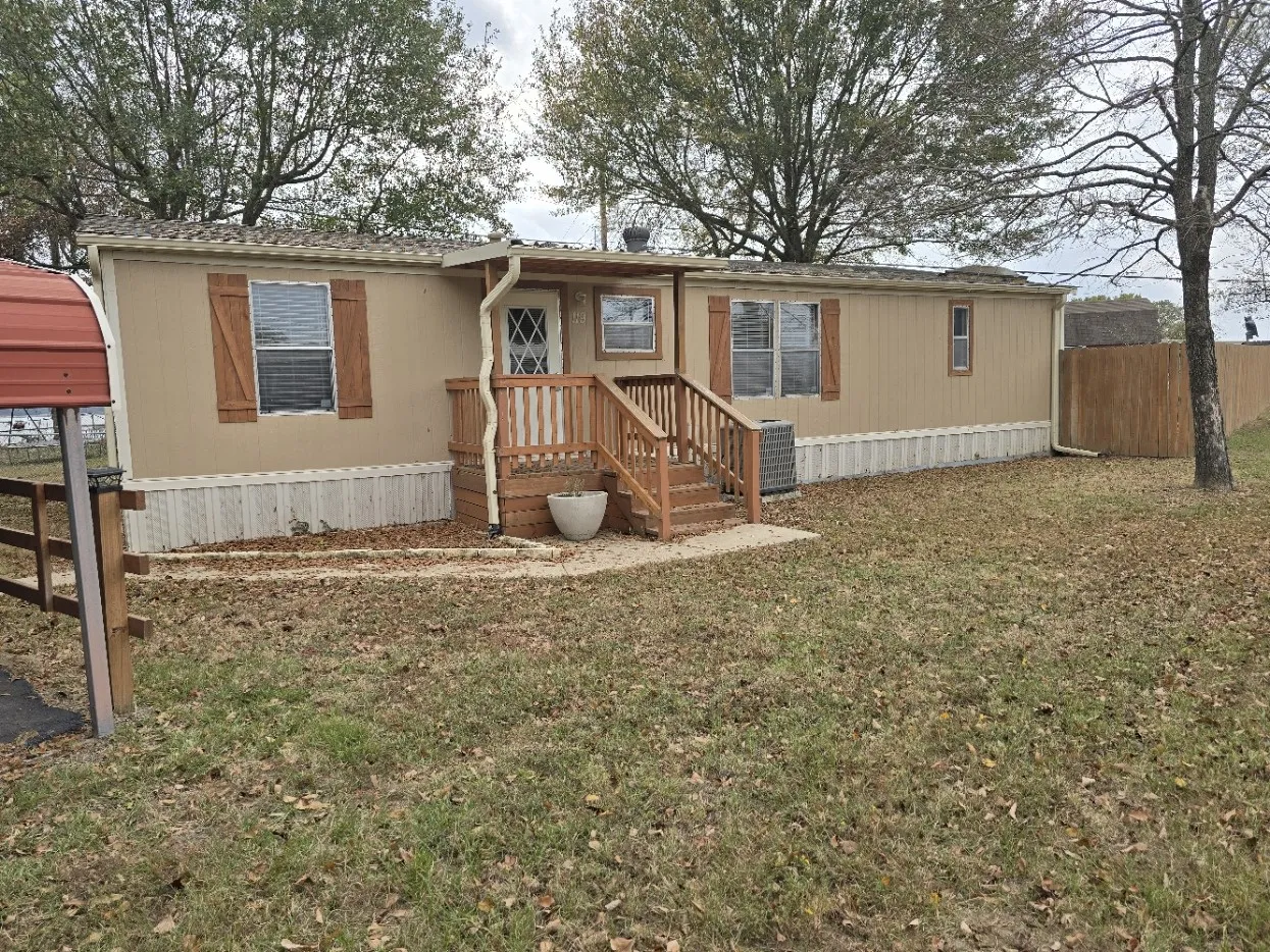 Manufactured Home For Sale in Henderson County , 119 Still Water Street, Gun Barrel City, Texas 75156, 3 Bedrooms, 2 Bathrooms, Garage spaces, 1,344 Sqft, built in 1993, Price $149,900, mls#21117864, Real Estate Agent in Gun Barrel City, Homes For Sale in Henderson county, Homes For Sale in Gun Barrel City, Realtor in Gun Barrel City Texas, Real Estate Brokerage Independent Realty Texas, Luminita Cordes Realtor