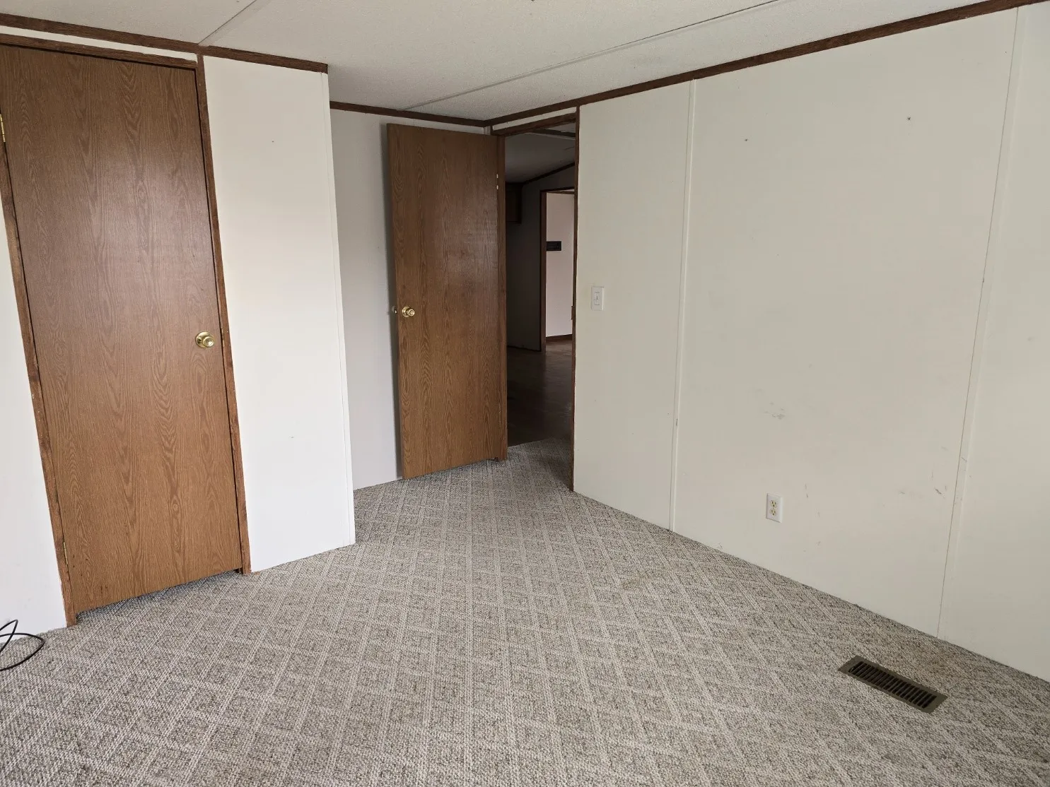 Manufactured Home For Sale in Henderson County , 119 Still Water Street, Gun Barrel City, Texas 75156, 3 Bedrooms, 2 Bathrooms, Garage spaces, 1,344 Sqft, built in 1993, Price $149,900, mls#21117864, Real Estate Agent in Gun Barrel City, Homes For Sale in Henderson county, Homes For Sale in Gun Barrel City, Realtor in Gun Barrel City Texas, Real Estate Brokerage Independent Realty Texas, Luminita Cordes Realtor