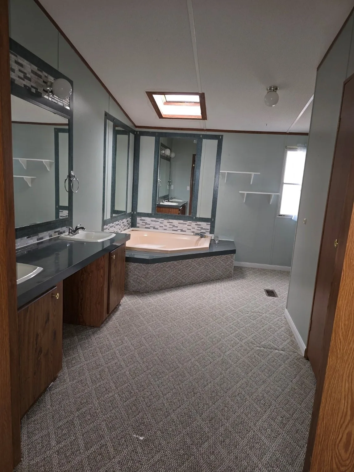 Manufactured Home For Sale in Henderson County , 119 Still Water Street, Gun Barrel City, Texas 75156, 3 Bedrooms, 2 Bathrooms, Garage spaces, 1,344 Sqft, built in 1993, Price $149,900, mls#21117864, Real Estate Agent in Gun Barrel City, Homes For Sale in Henderson county, Homes For Sale in Gun Barrel City, Realtor in Gun Barrel City Texas, Real Estate Brokerage Independent Realty Texas, Luminita Cordes Realtor