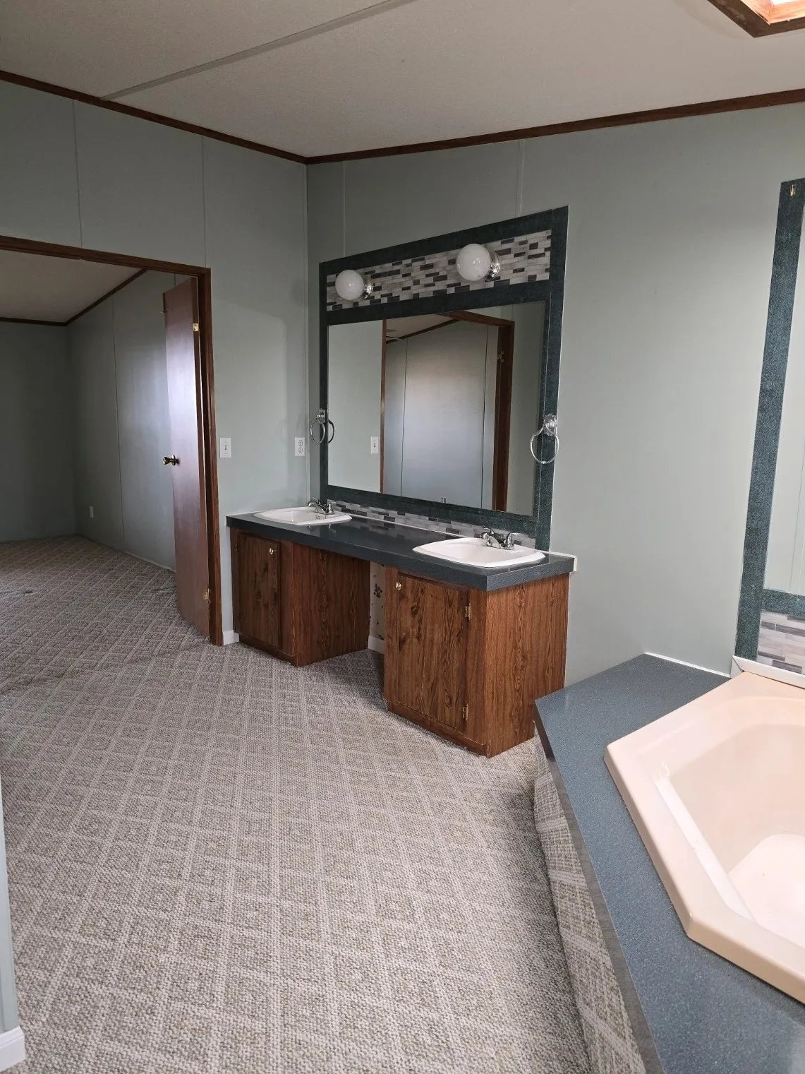 Manufactured Home For Sale in Henderson County , 119 Still Water Street, Gun Barrel City, Texas 75156, 3 Bedrooms, 2 Bathrooms, Garage spaces, 1,344 Sqft, built in 1993, Price $149,900, mls#21117864, Real Estate Agent in Gun Barrel City, Homes For Sale in Henderson county, Homes For Sale in Gun Barrel City, Realtor in Gun Barrel City Texas, Real Estate Brokerage Independent Realty Texas, Luminita Cordes Realtor