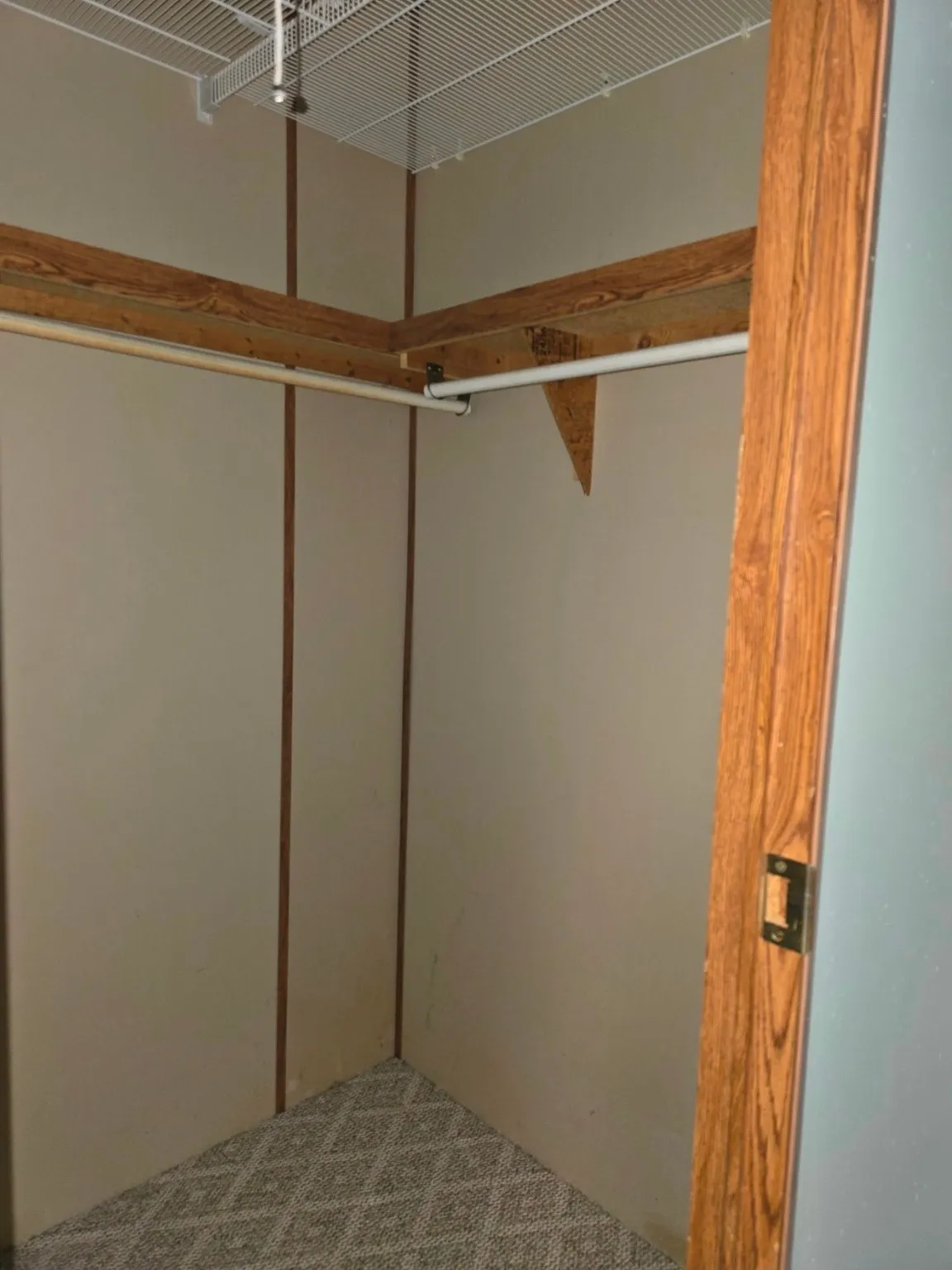Manufactured Home For Sale in Henderson County , 119 Still Water Street, Gun Barrel City, Texas 75156, 3 Bedrooms, 2 Bathrooms, Garage spaces, 1,344 Sqft, built in 1993, Price $149,900, mls#21117864, Real Estate Agent in Gun Barrel City, Homes For Sale in Henderson county, Homes For Sale in Gun Barrel City, Realtor in Gun Barrel City Texas, Real Estate Brokerage Independent Realty Texas, Luminita Cordes Realtor