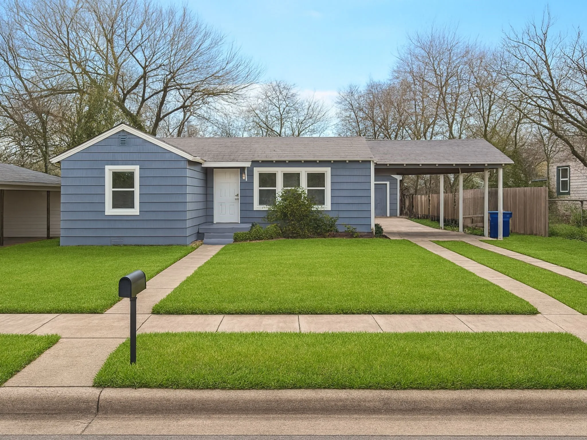 Single Family Residence For Sale in Tarrant County , 4224 Ramey Avenue, Fort Worth, Texas 76105, 3 Bedrooms, 2 Bathrooms, Garage spaces, 1,375 Sqft, built in 1968, Price $100,000, mls#21118570, Real Estate Agent in Fort Worth, Homes For Sale in Tarrant county, Homes For Sale in Fort Worth, Realtor in Fort Worth Texas, Real Estate Brokerage Independent Realty Texas, Luminita Cordes Realtor