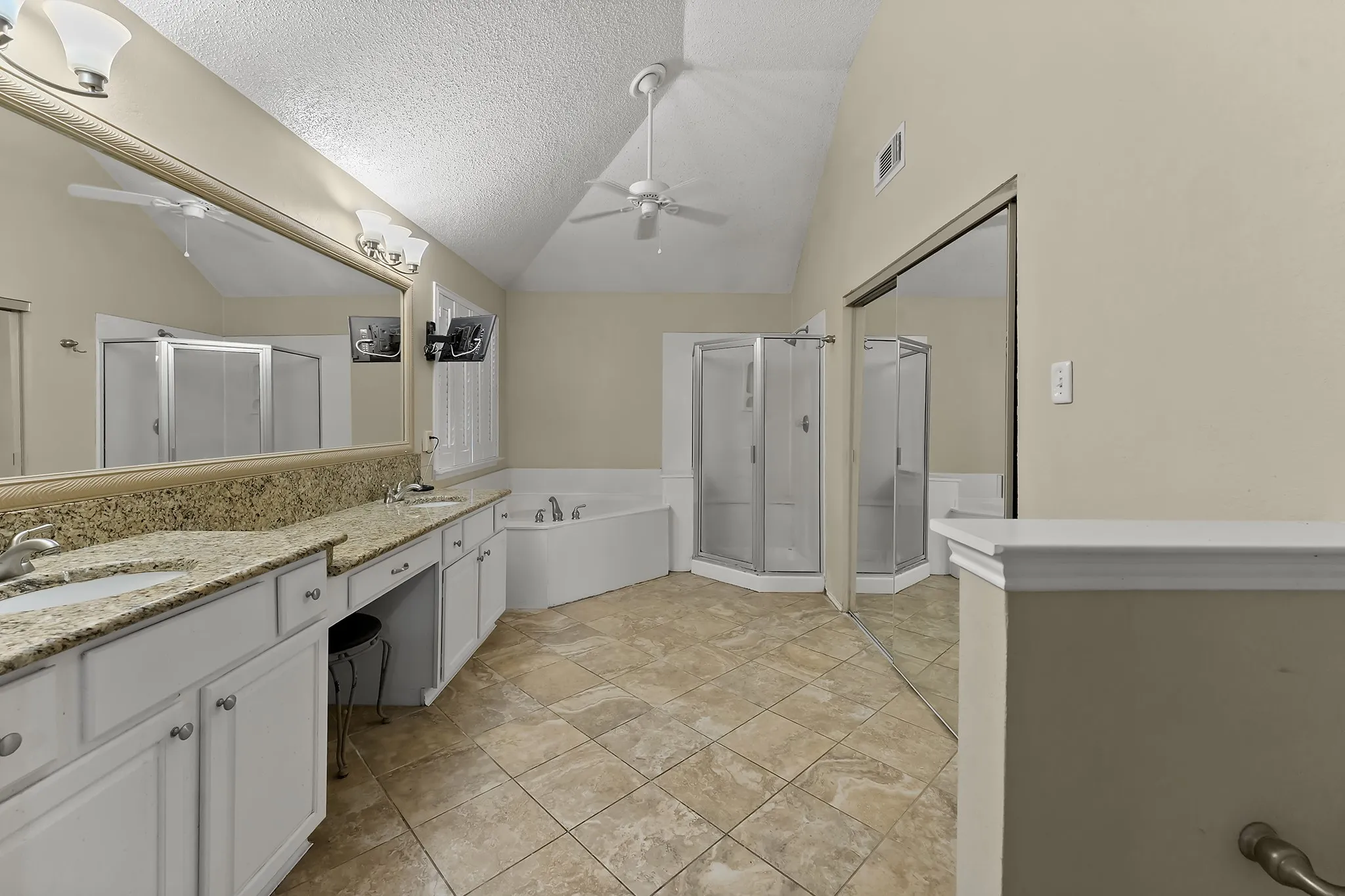 Single Family Residence For Rent in Dallas County , 1226 Rivercrest Drive, Mesquite, Texas 75181, 5 Bedrooms, 3 Bathrooms, 2 Garage spaces, 3,221 Sqft, built in 1993, Price $3,970, mls#21112811, Real Estate Agent in Mesquite, Homes For Rent in Dallas county, Homes For Rent in Mesquite, Realtor in Mesquite Texas, Real Estate Brokerage Independent Realty Texas, Luminita Cordes Realtor