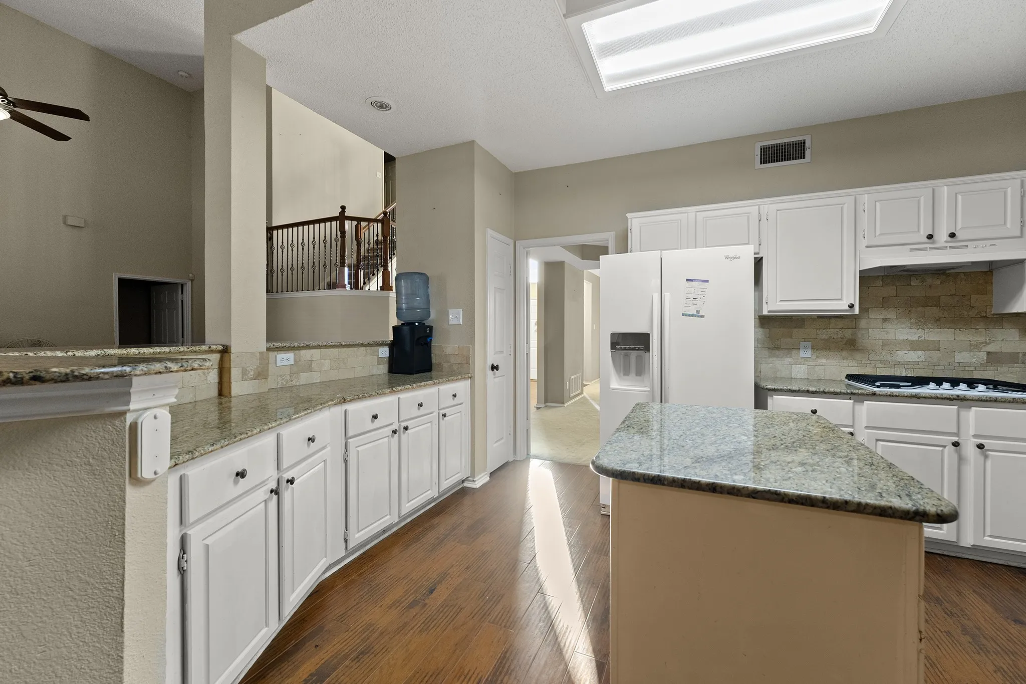 Single Family Residence For Rent in Dallas County , 1226 Rivercrest Drive, Mesquite, Texas 75181, 5 Bedrooms, 3 Bathrooms, 2 Garage spaces, 3,221 Sqft, built in 1993, Price $3,970, mls#21112811, Real Estate Agent in Mesquite, Homes For Rent in Dallas county, Homes For Rent in Mesquite, Realtor in Mesquite Texas, Real Estate Brokerage Independent Realty Texas, Luminita Cordes Realtor