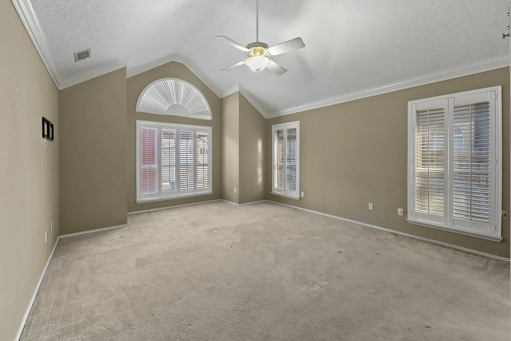 Single Family Residence For Rent in Dallas County , 1226 Rivercrest Drive, Mesquite, Texas 75181, 5 Bedrooms, 3 Bathrooms, 2 Garage spaces, 3,221 Sqft, built in 1993, Price $3,970, mls#21112811, Real Estate Agent in Mesquite, Homes For Rent in Dallas county, Homes For Rent in Mesquite, Realtor in Mesquite Texas, Real Estate Brokerage Independent Realty Texas, Luminita Cordes Realtor