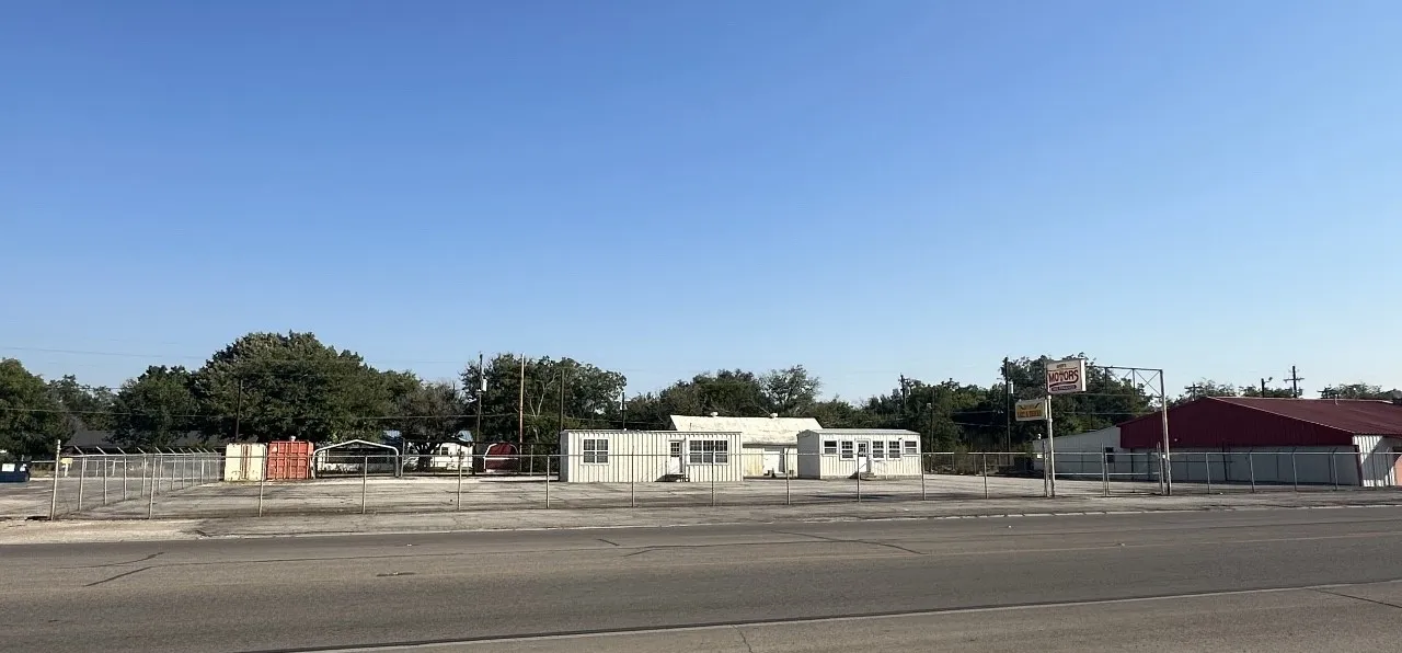 Business For Sale in Young County , 1112 W Main, Olney, Texas 76374, 0, 0, Garage spaces, 0 Sqft, built in 1980, Preowned, Price $250,000, mls#21118721, Real Estate Agent in Olney, Homes For Sale in Young county, Homes For Sale in Olney, Realtor in Olney Texas, Real Estate Brokerage Independent Realty Texas, Luminita Cordes Realtor