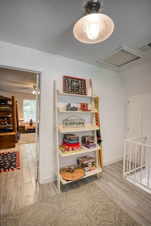 Single Family Residence For Sale in Henderson County , 122 Havens Court, Malakoff, Texas 75148, 3 Bedrooms, 2 Bathrooms, Garage spaces, 2,136 Sqft, built in 1982, Price $599,900, mls#21106985, Real Estate Agent in Malakoff, Homes For Sale in Henderson county, Homes For Sale in Malakoff, Realtor in Malakoff Texas, Real Estate Brokerage Independent Realty Texas, Luminita Cordes Realtor