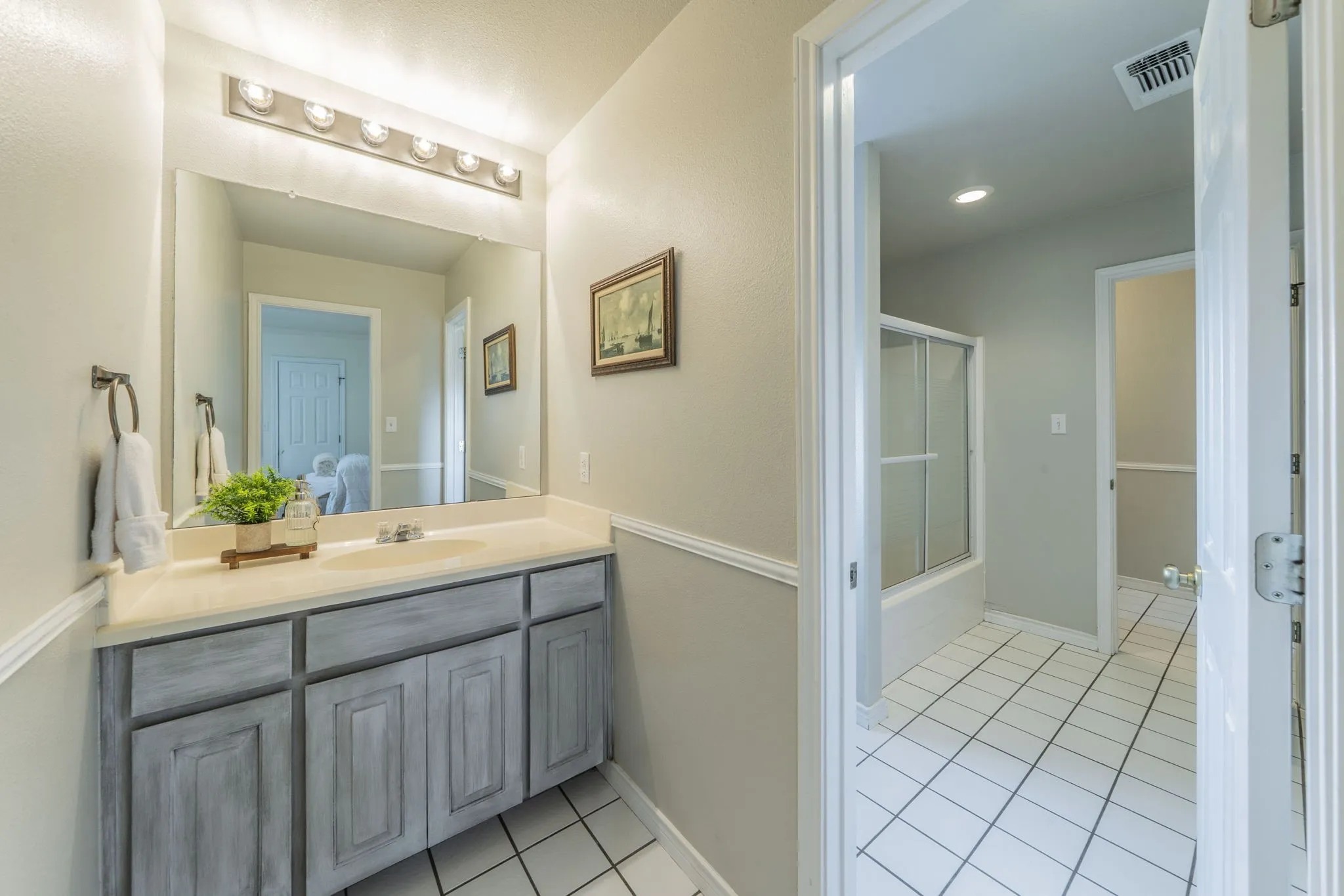 Full bath upstairs -jack and jill