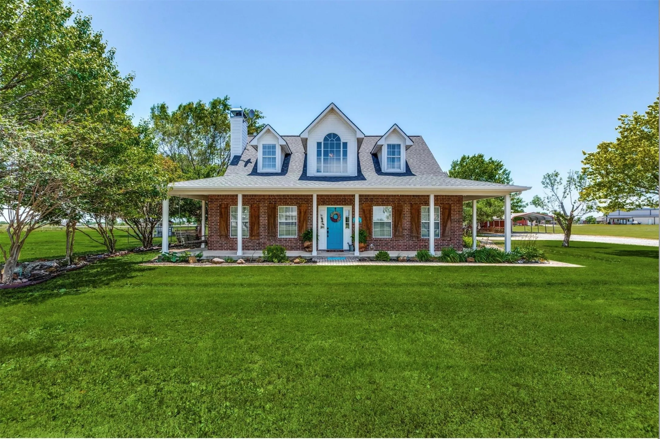 Single Family Residence For Sale in Grayson County , 1992 Bledsoe Road, Gunter, Texas 75058, 3 Bedroom, 3 Bathroom, 2 Garage spaces, 2,160 Sqft, built in 1996, mls#21118891, Real Estate Agent in Gunter, Homes For Sale in Grayson county, Homes For Sale in Gunter, Realtor in Gunter Texas, Real Estate Brokerage Independent Realty Texas, Luminita Cordes Realtor