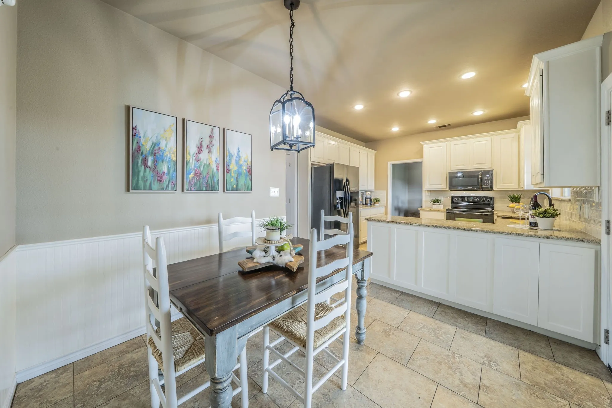 Kitchen dining space