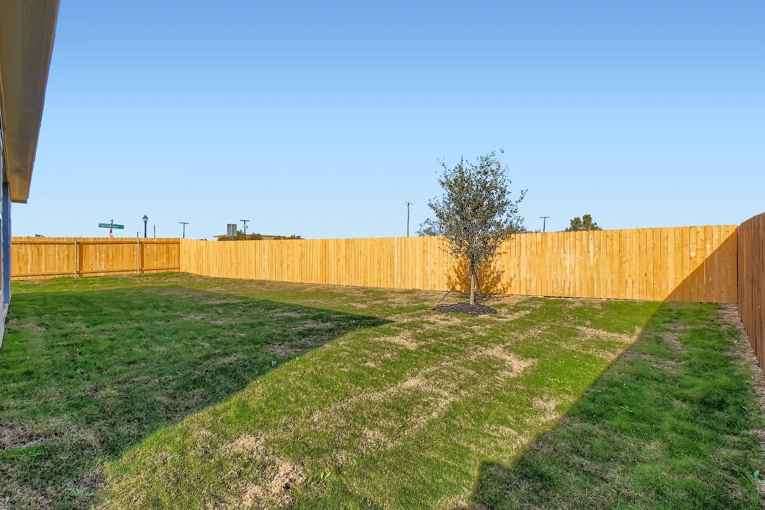 Single Family Residence For Sale in Tarrant County , 1045 Verde Valley Lane, Crowley, Texas 76036, 3 Bedrooms, 2 Bathrooms, 2 Garage spaces, 1,508 Sqft, built in 2025, New Construction - Complete, Price $299,900, mls#21119133, Real Estate Agent in Crowley, Homes For Sale in Tarrant county, Homes For Sale in Crowley, Realtor in Crowley Texas, Real Estate Brokerage Independent Realty Texas, Luminita Cordes Realtor