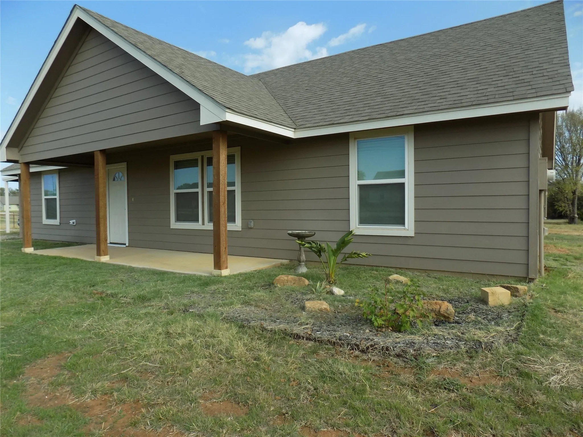 Single Family Residence For Sale in Parker County , 2007 Brown Loop, Poolville, Texas 76487, 3 Bedroom, 2 Bathroom, Garage spaces, 1,479 Sqft, built in 2022, mls#21119315, Real Estate Agent in Poolville, Homes For Sale in Parker county, Homes For Sale in Poolville, Realtor in Poolville Texas, Real Estate Brokerage Independent Realty Texas, Luminita Cordes Realtor