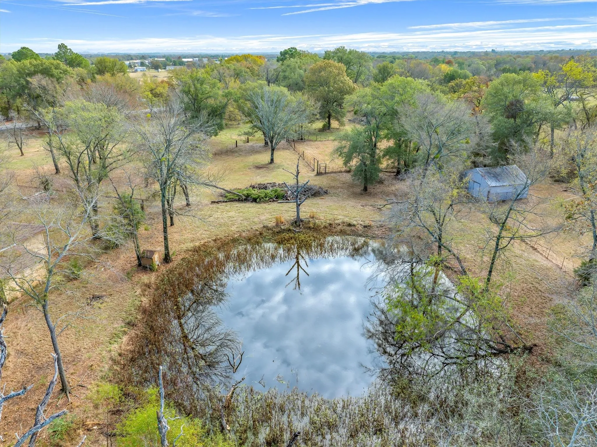 Single Family Residence For Sale in Van Zandt County , 11384 Fm 859, Wills Point, Texas 75169, 3 Bedrooms, 3 Bathrooms, 4 Garage spaces, 2,761 Sqft, built in 1984, Preowned, Price $499,950, mls#21119213, Real Estate Agent in Wills Point, Homes For Sale in Van Zandt county, Homes For Sale in Wills Point, Realtor in Wills Point Texas, Real Estate Brokerage Independent Realty Texas, Luminita Cordes Realtor