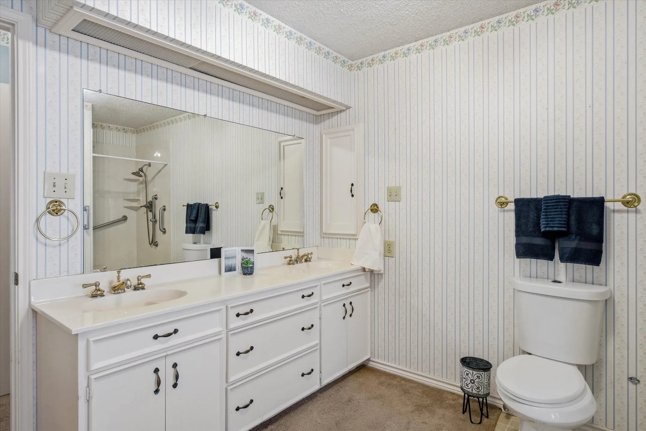 Main Bath Double Sinks