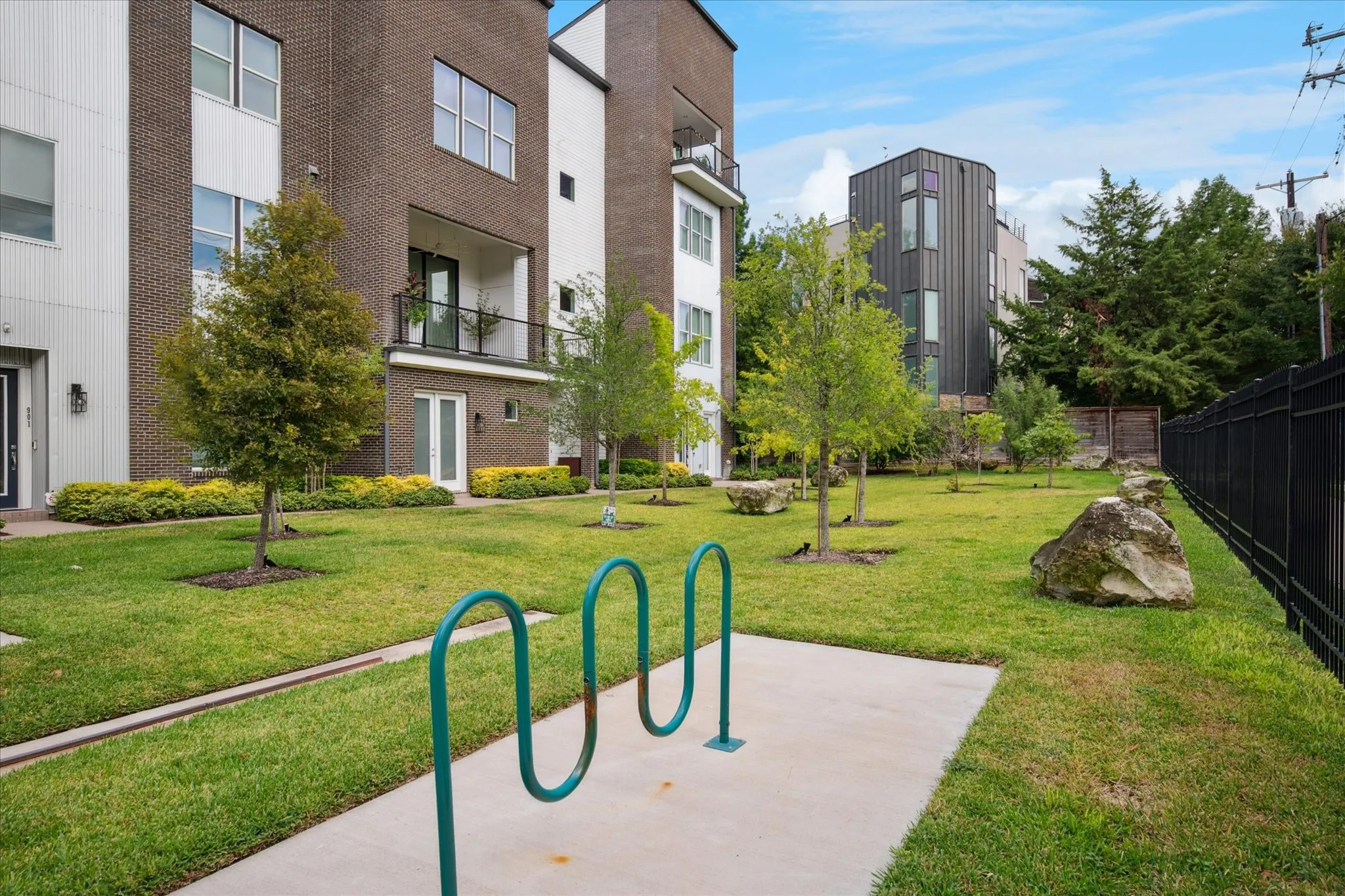 Surrounding community with a balcony